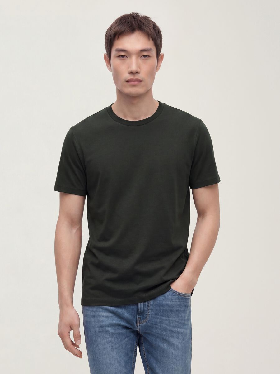 Camiseta gris de algod&oacute;n puro mercerizado, cuello redondo, corte regular_0
