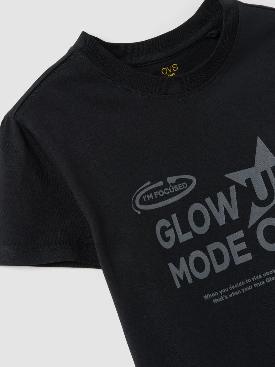Schwarzes T-Shirt aus reiner Bio-Baumwolle mit silbernem Print f&uuml;r M&auml;dchen_2