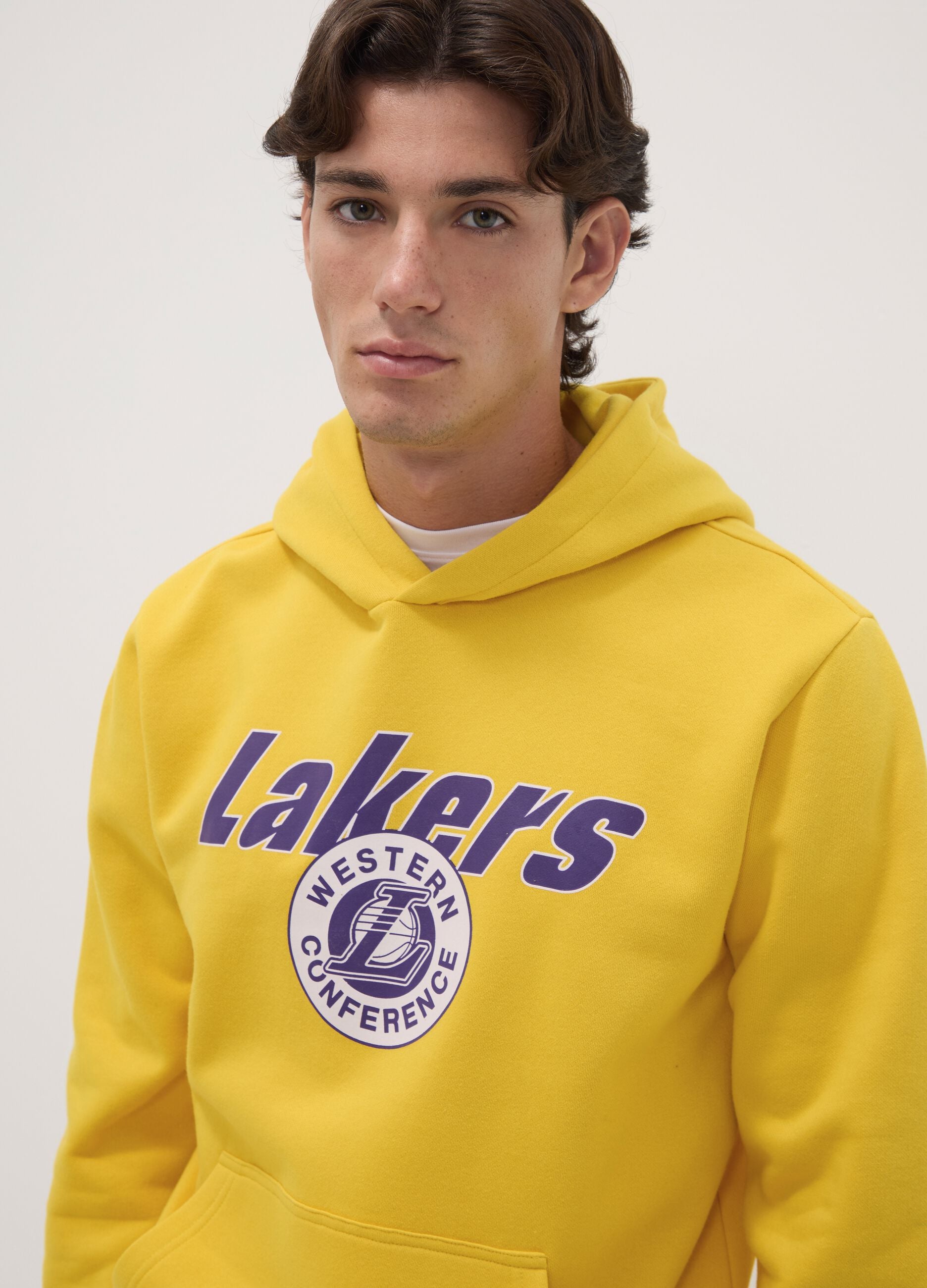 Sweatshirt amarela com capuz em mistura de algod&atilde;o com estampado Lakers