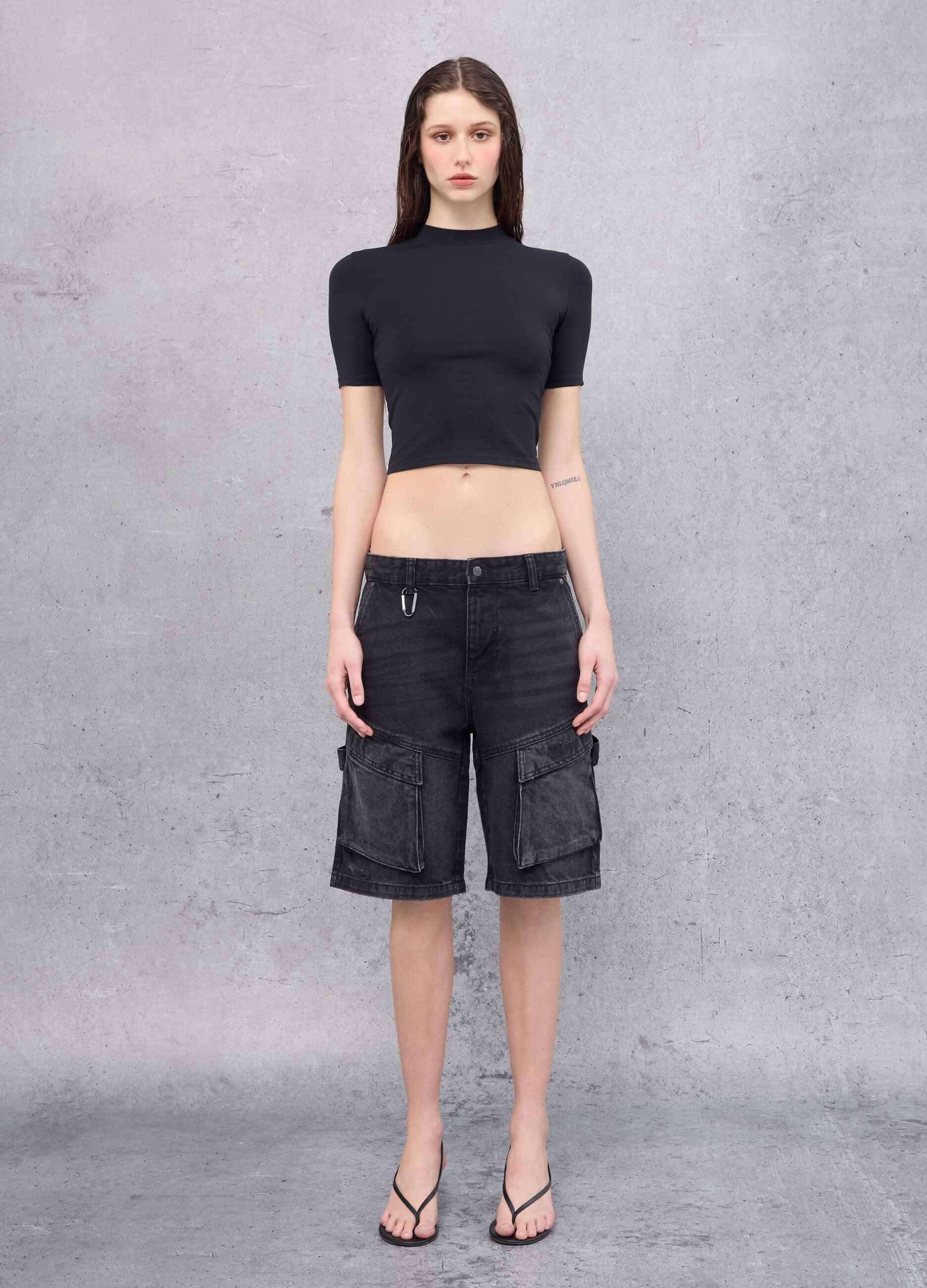 &Mu;&alpha;ύ&rho;&omicron; &Mu;&pi;&lambda;&omicron;&upsilon;&zeta;ά&kappa;&iota; Mock Neck