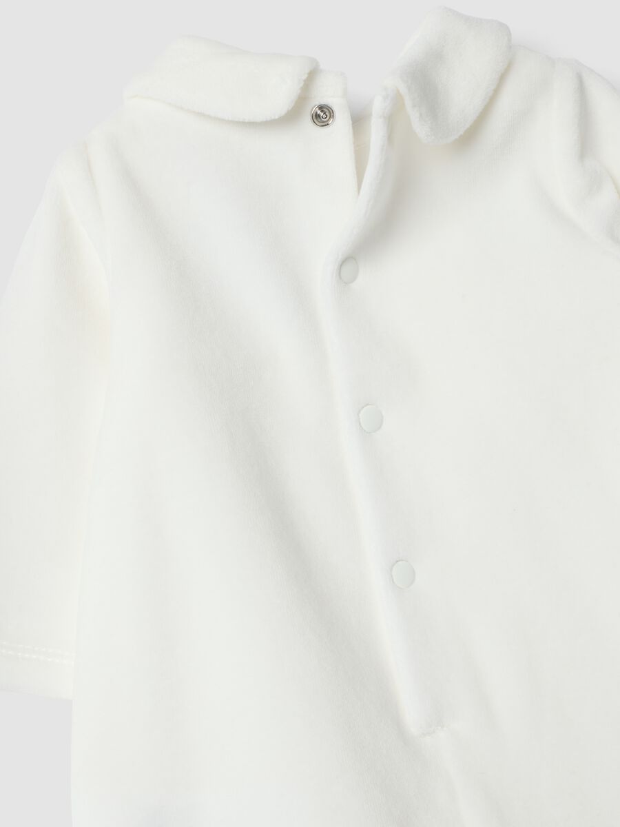 Off-white organic cotton blend sleepsuit with collar_2