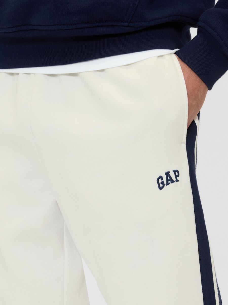 Wei&szlig;e Herrenhose aus Baumwoll-Polyester-Mix_3