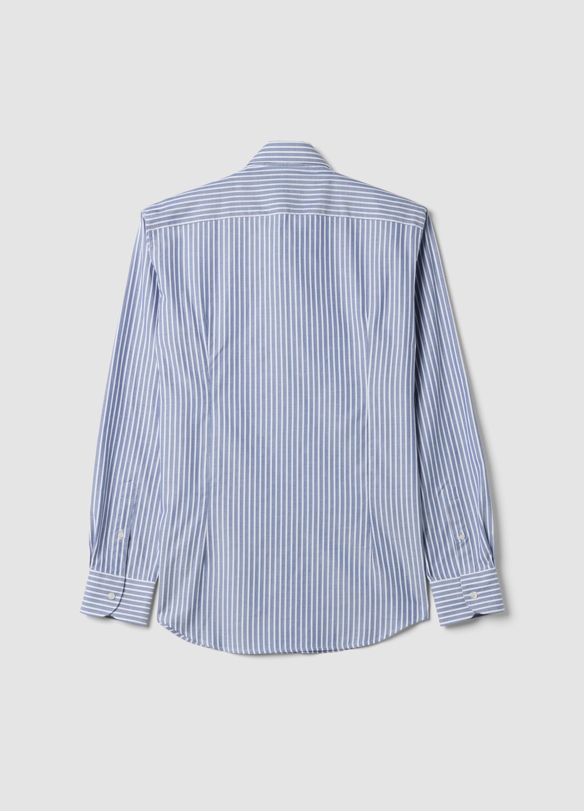 &Lambda;&epsilon;&upsilon;&kappa;ό oxford &pi;&omicron;&upsilon;&kappa;ά&mu;&iota;&sigma;&omicron; &alpha;&pi;ό 100% &beta;&alpha;&mu;&beta;ά&kappa;&iota; &mu;&epsilon; &rho;ί&gamma;&epsilon;&sigmaf;, slim fit