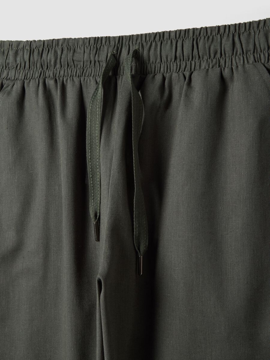 Green relaxed fit pajama trousers in cotton-linen blend_1