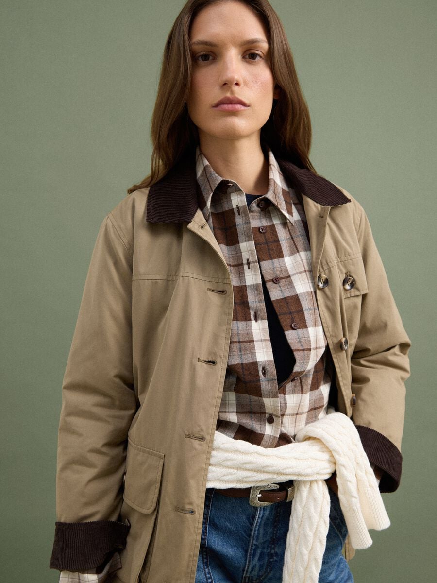 Beige regular-fit shacket with contrast collar_2
