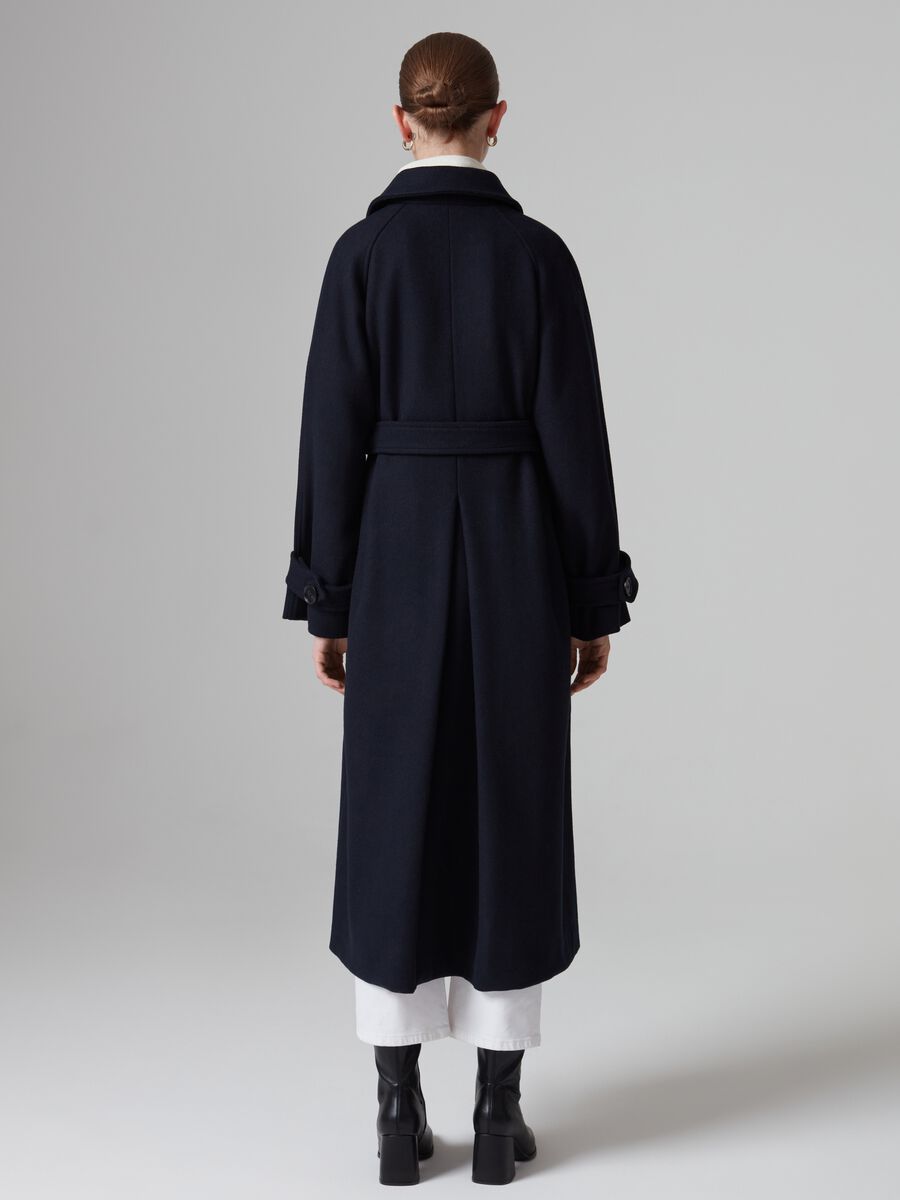 Double-breasted trench coat in cloth_2