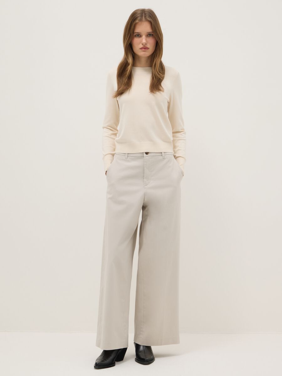 Beige wide-leg stretch cotton chino trousers regular fit_1