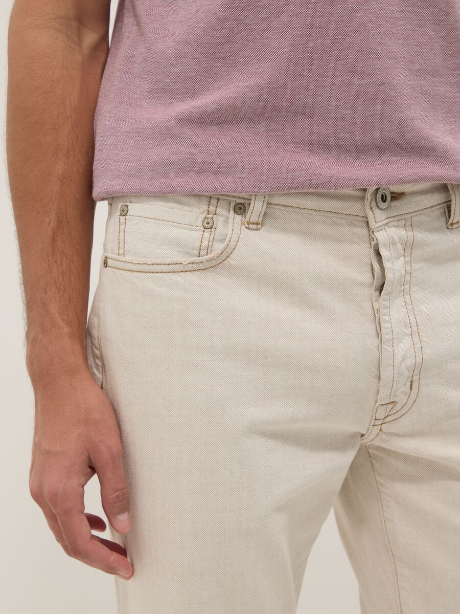 Beige Denim-Jeans aus reiner Baumwolle, Relaxed Fit_3