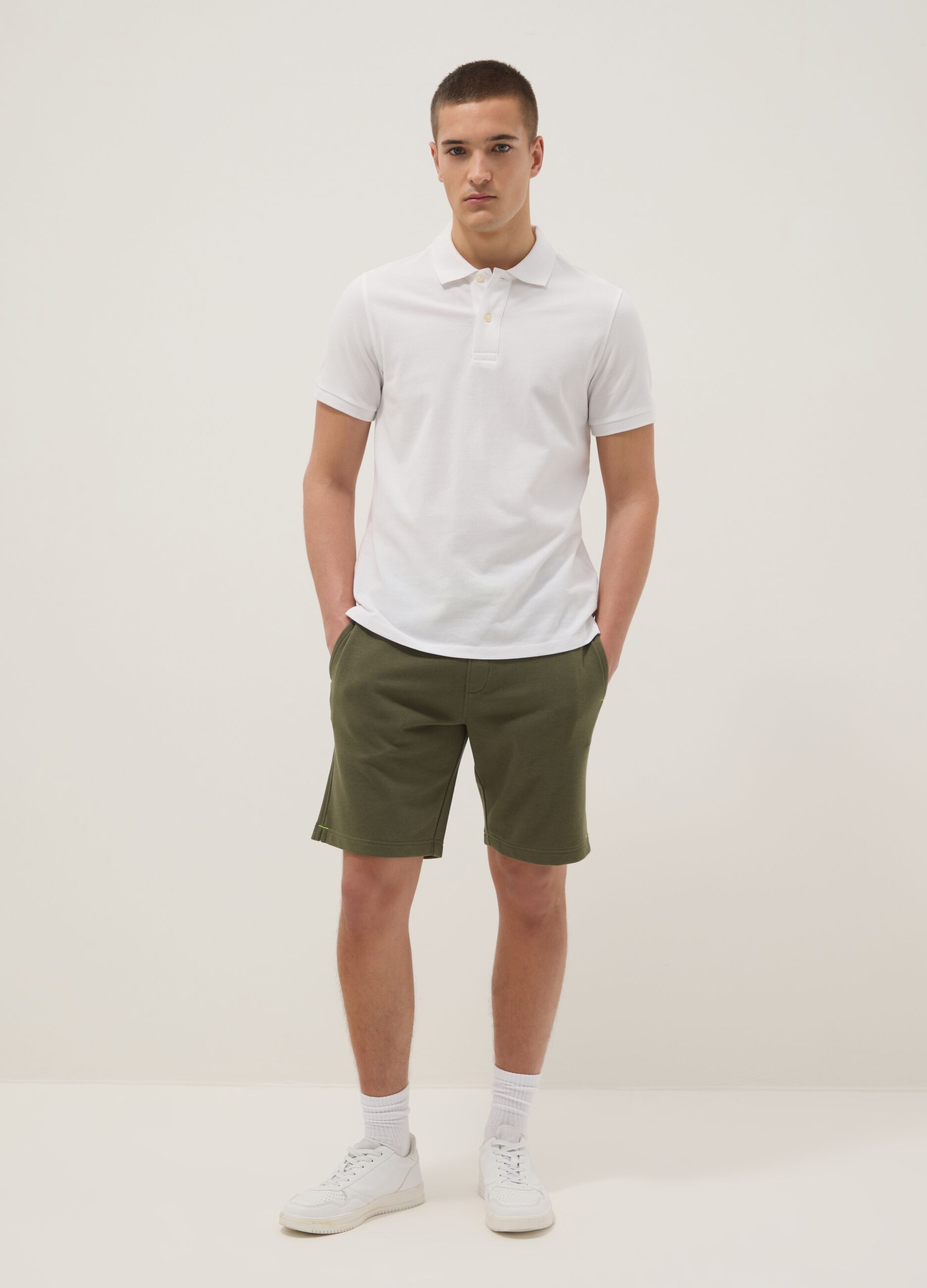 Green cotton-blend Bermuda shorts with elasticated waistband