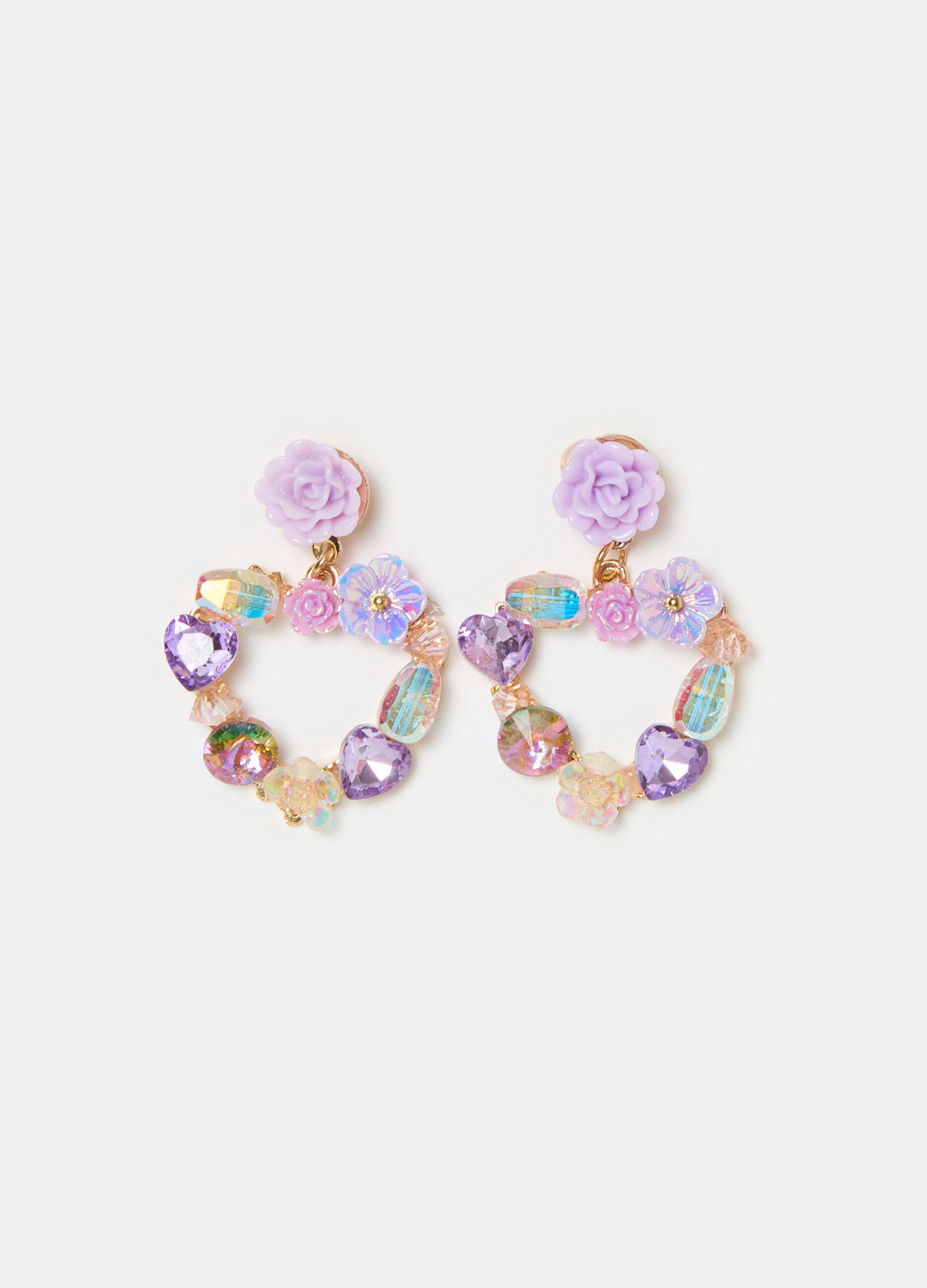 Earrings with heart-shaped pendant and stones