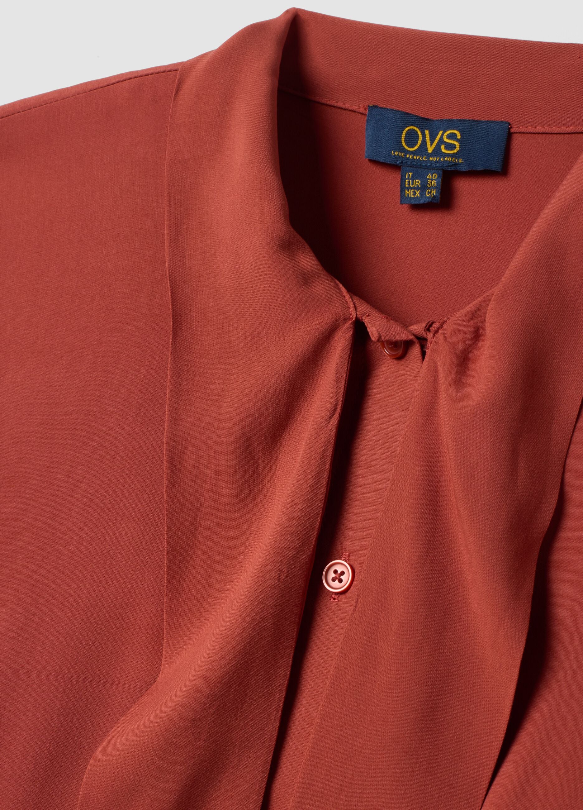 Red pure viscose shirt with neck bow, regular fit
