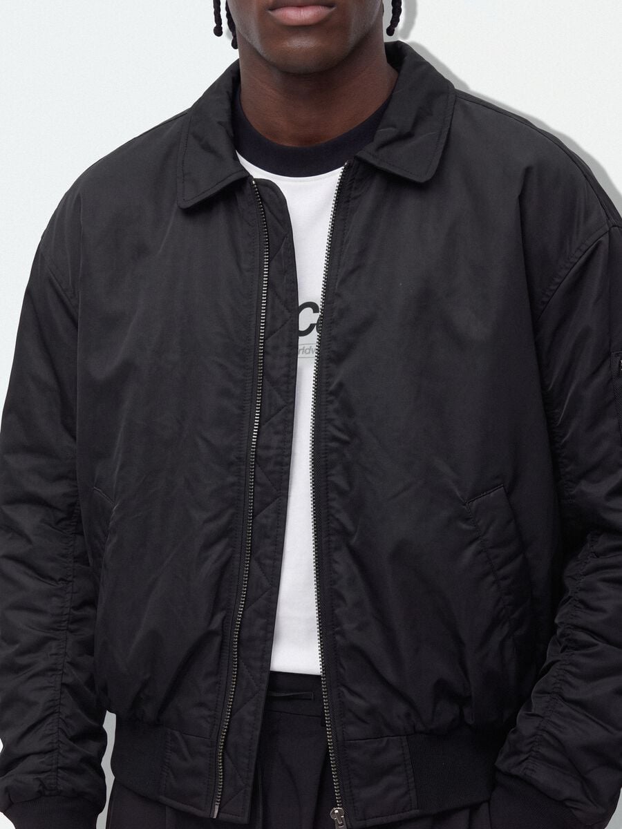 Black cropped padded jacket with zip and shirt collar_3