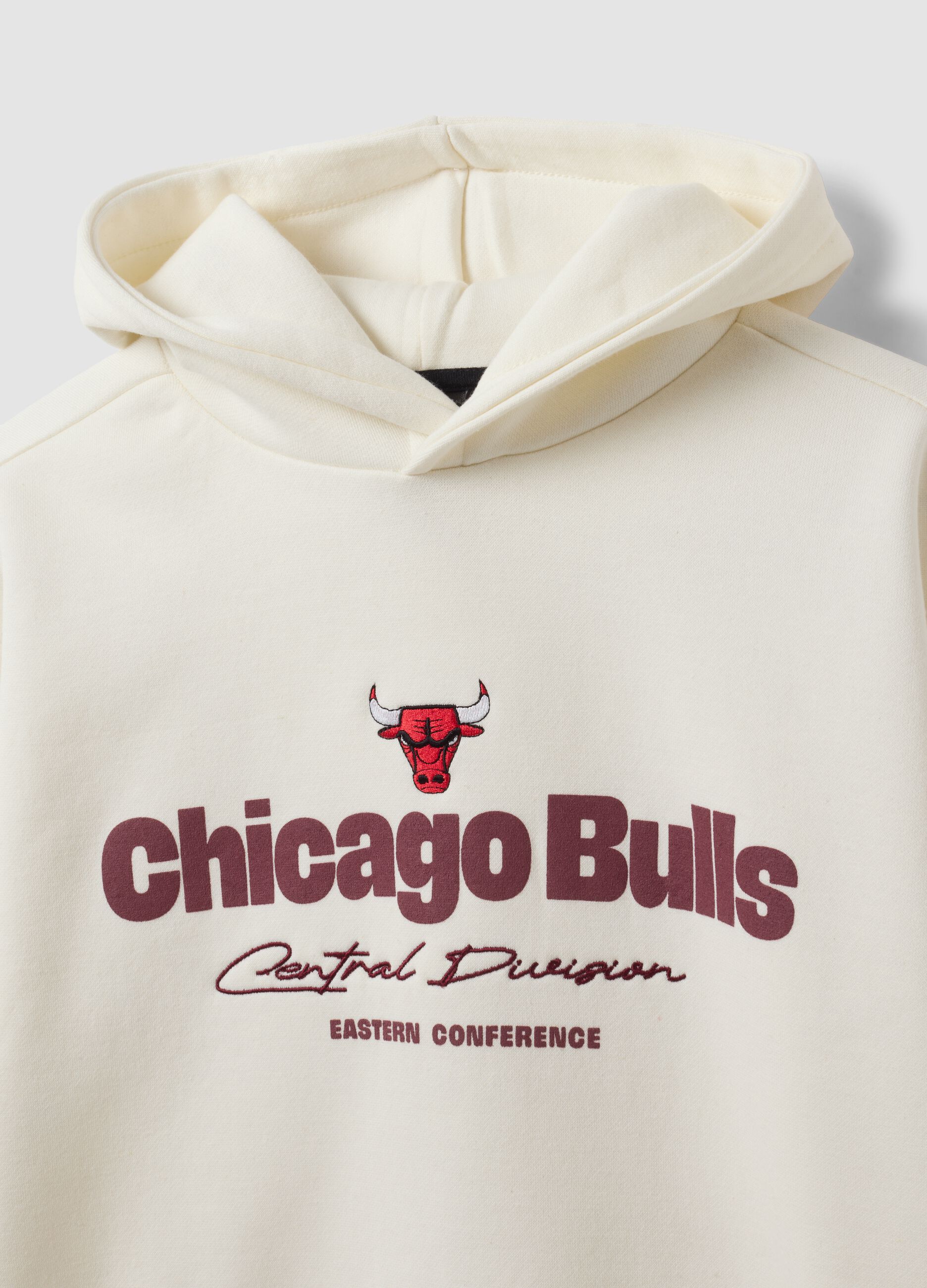 Sweatshirt branca com capuz em mistura de algod&atilde;o e log&oacute;tipo Chicago Bulls