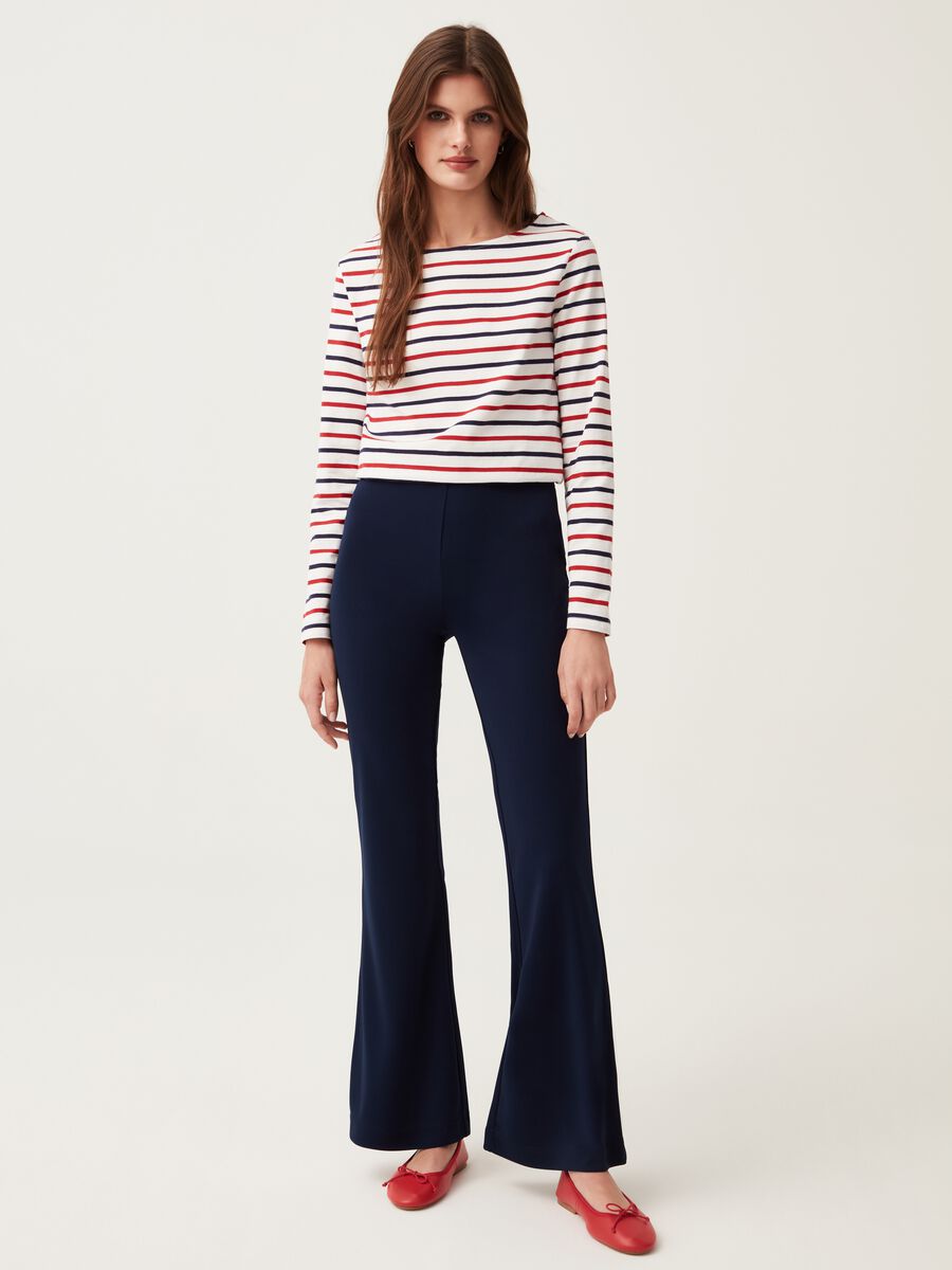 Solid colour flare-fit trousers_0