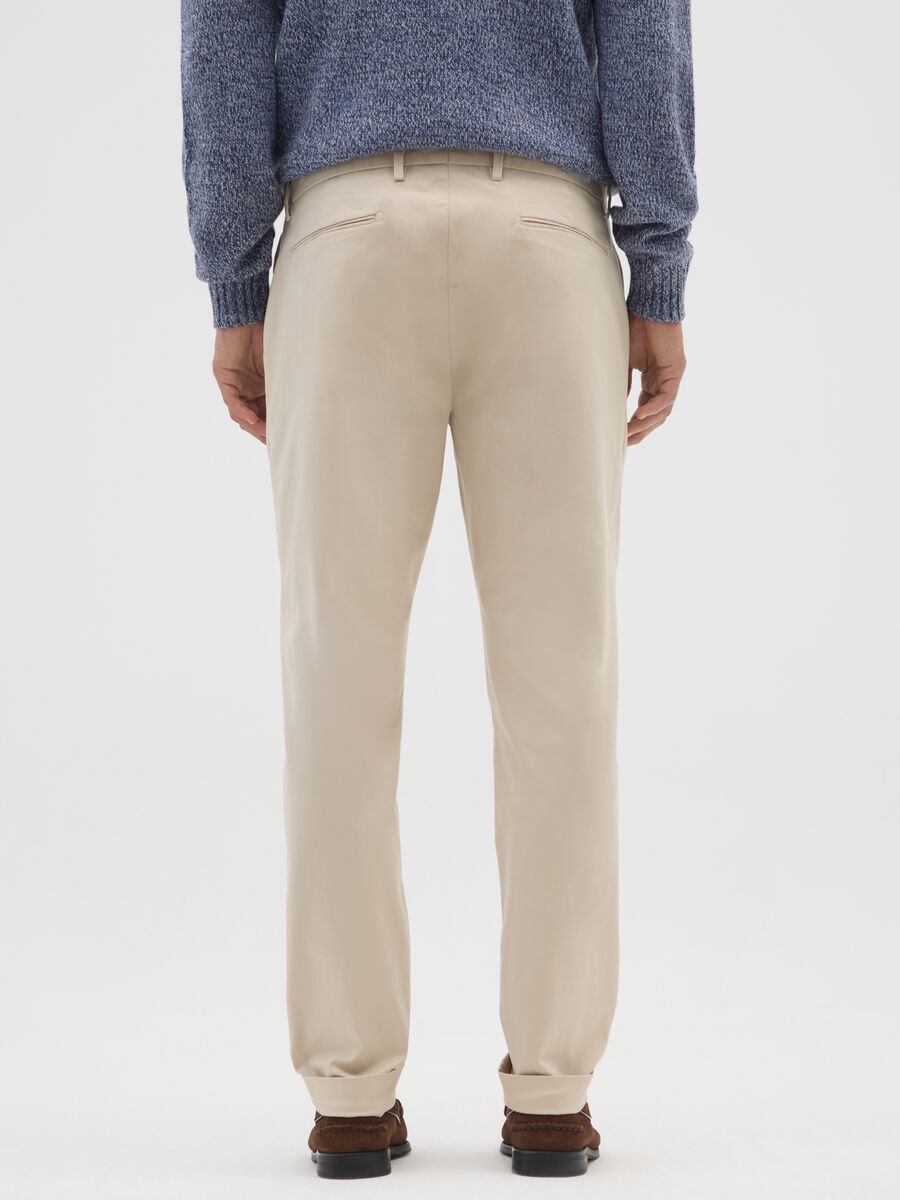 Beige chino trousers in slim fit stretchy cotton blend_2