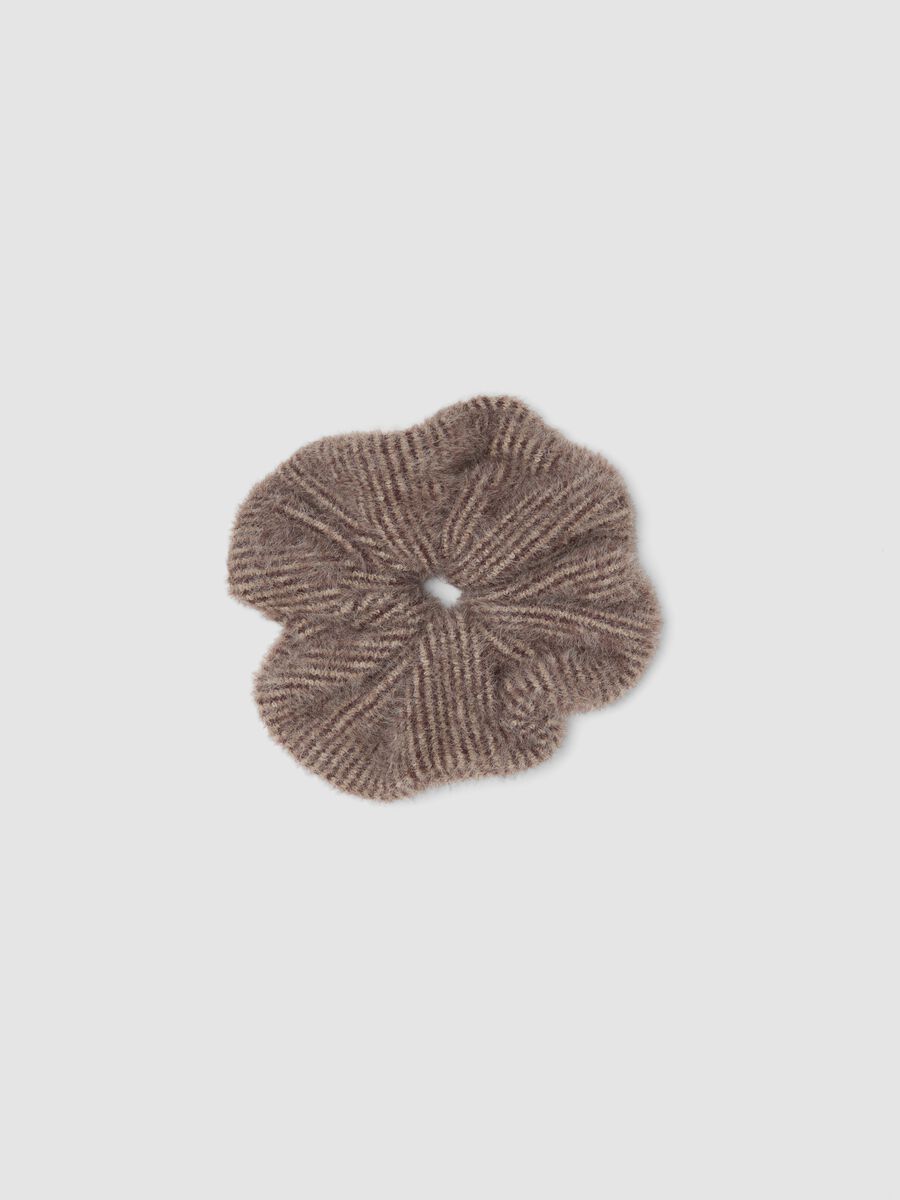 Scrunchie castanho com efeito peluche_0