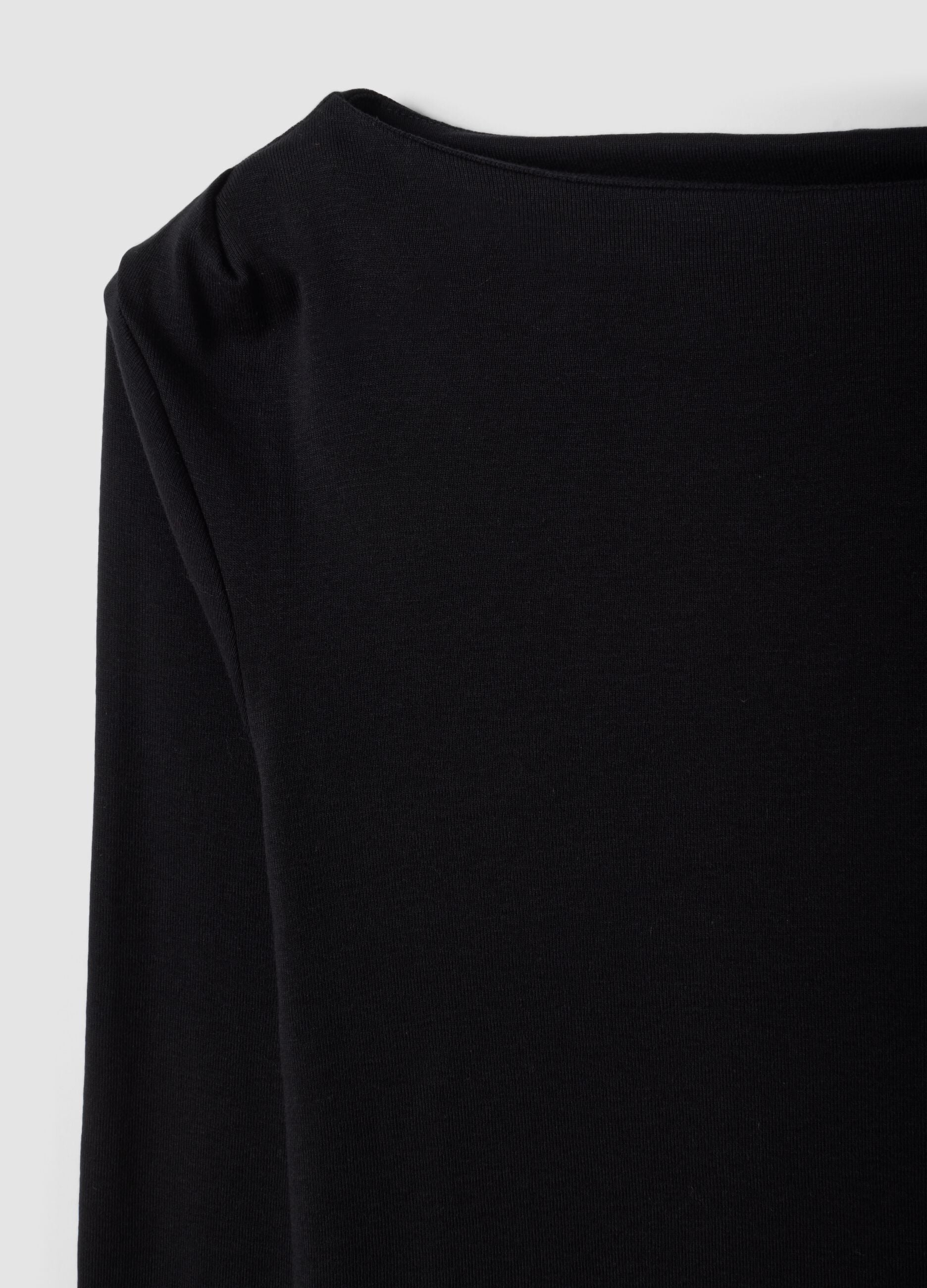 &Mu;&alpha;ύ&rho;&omicron; T-shirt &alpha;&pi;ό 100% &beta;&alpha;&mu;&beta;ά&kappa;&iota; &mu;&epsilon; &sigma;&tau;&rho;&omicron;&gamma;&gamma;&upsilon;&lambda;ή &lambda;&alpha;&iota;&mu;ό&kappa;&omicron;&psi;&eta;