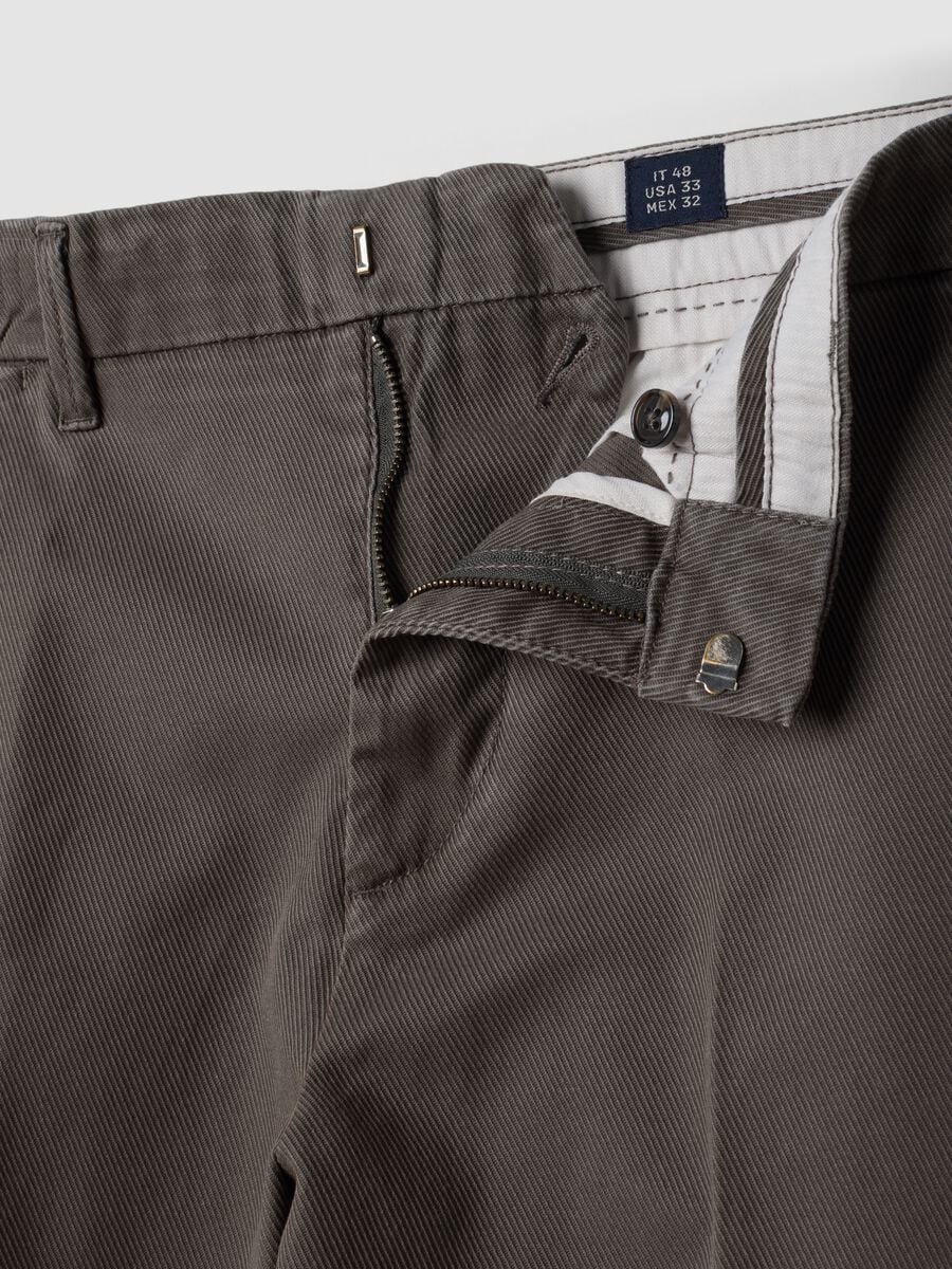 Grey regular tapered-fit stretch cotton twill chinos_1