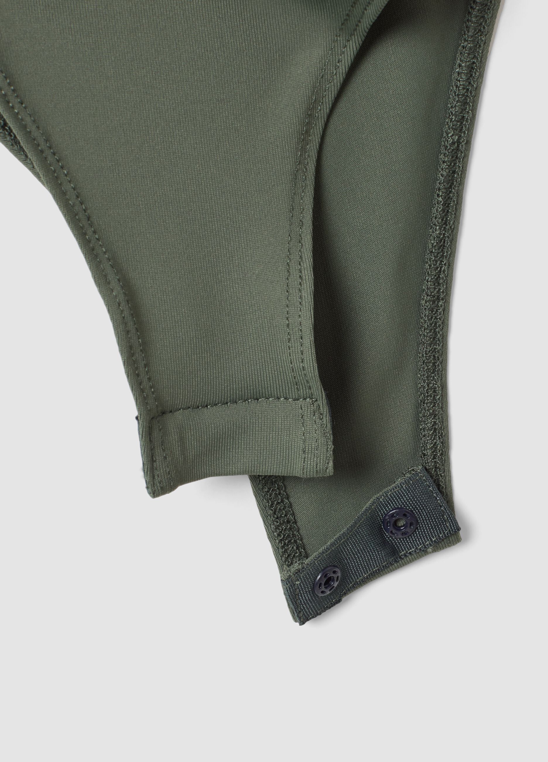 Body verde in tessuto elasticizzato con arricciature regular fit