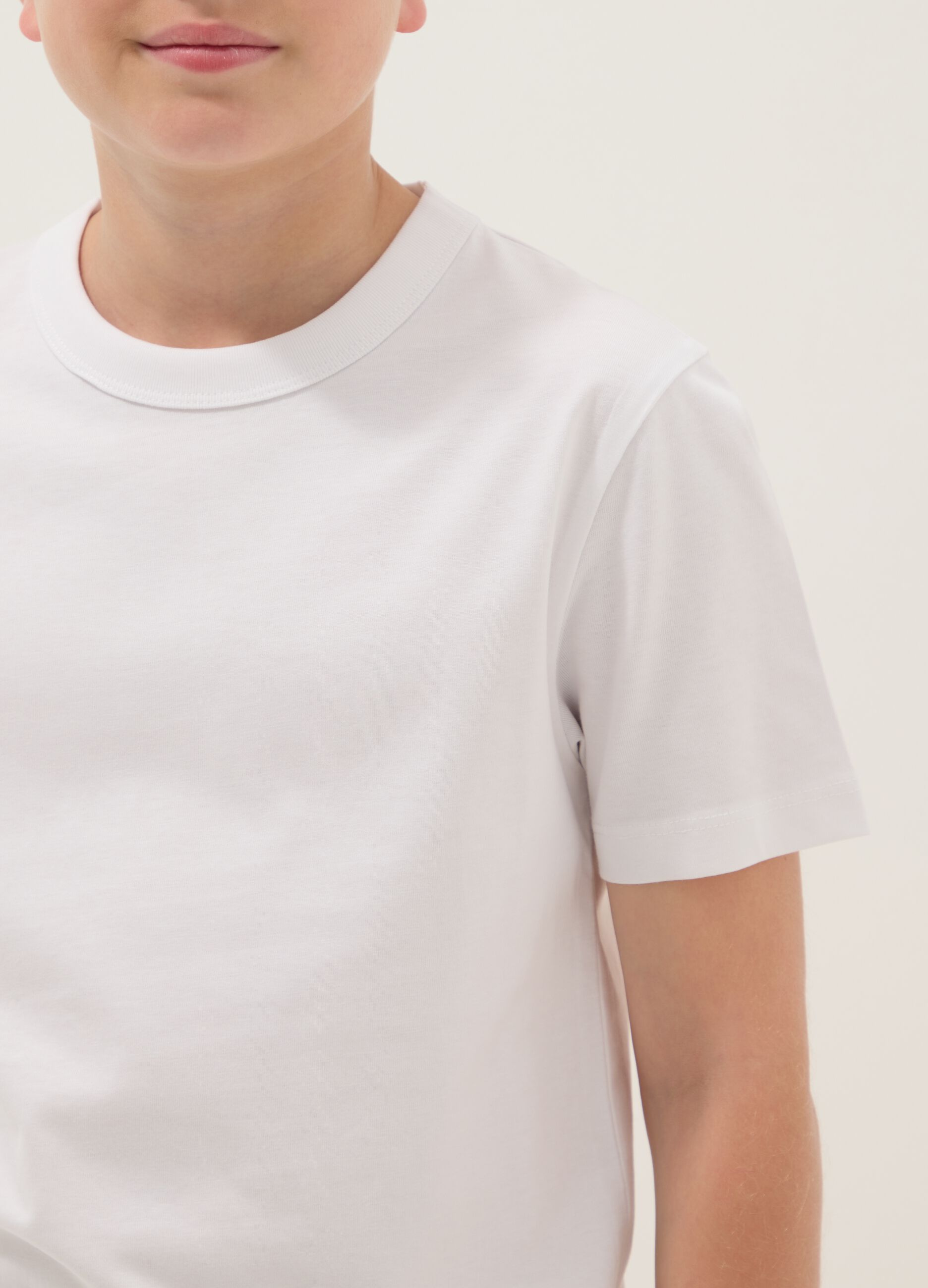 White pure cotton boys&rsquo; T-shirt, regular fit