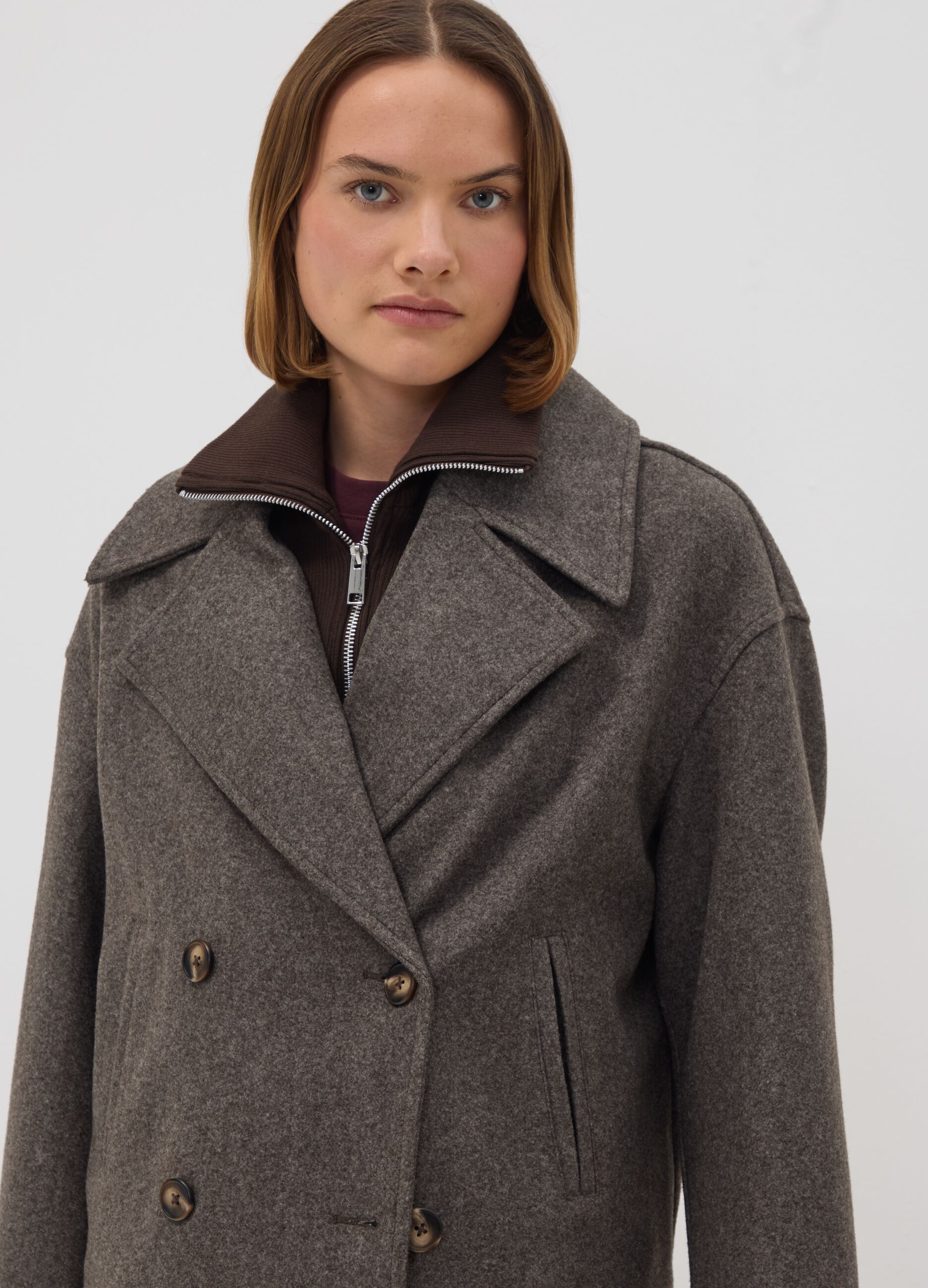 Giacca grigia doppiopetto regular fit con zip e bottoni