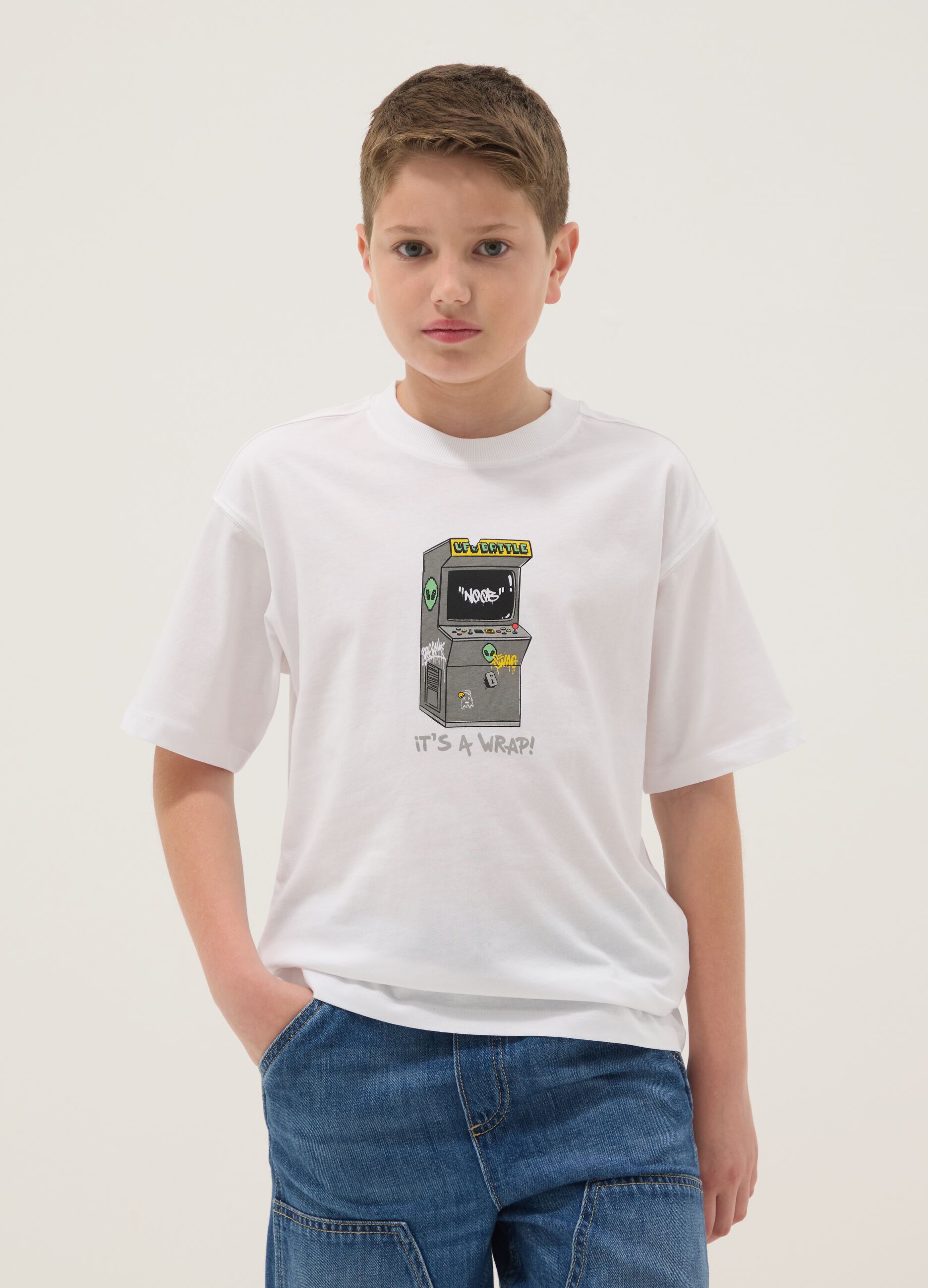 White pure cotton boys&rsquo; T-shirt with oversized fit and print