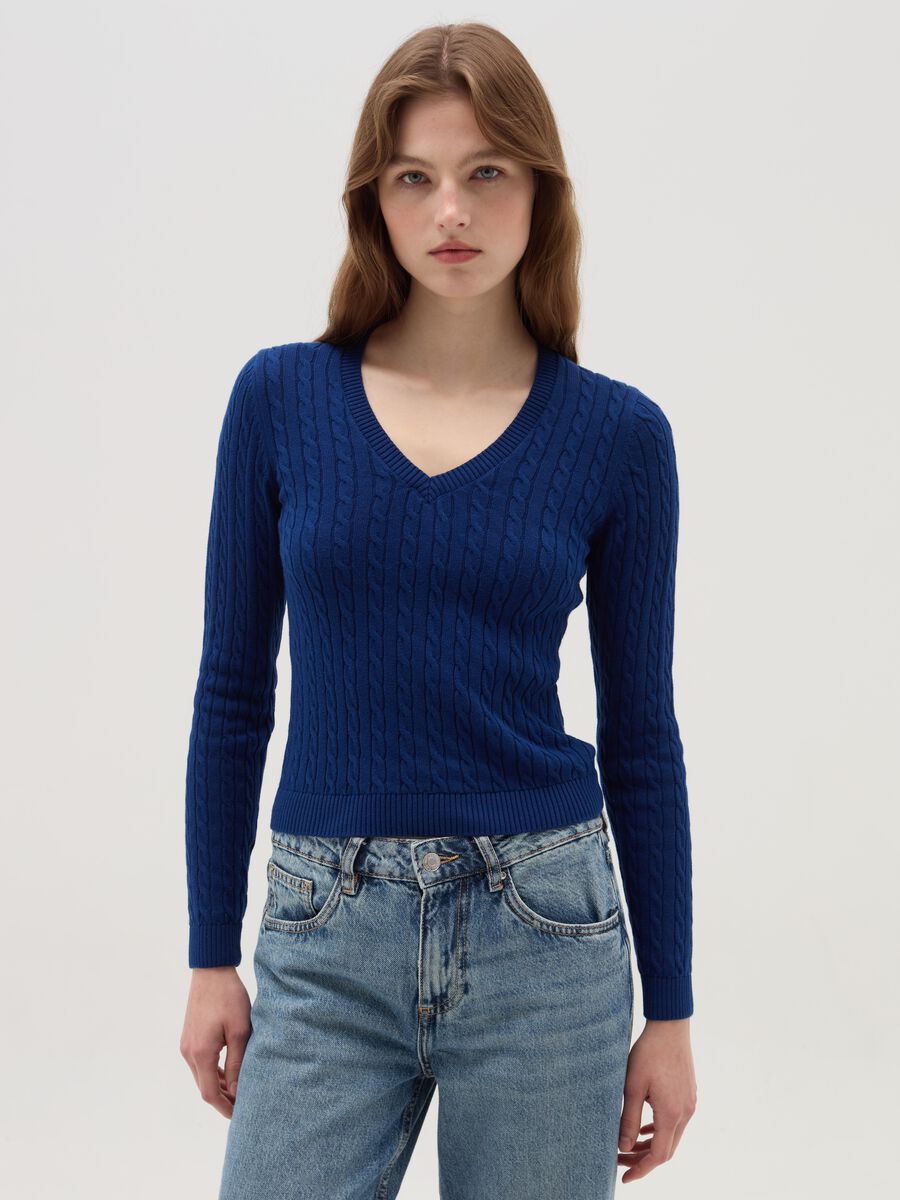 Pullover with cable design and V neck_0