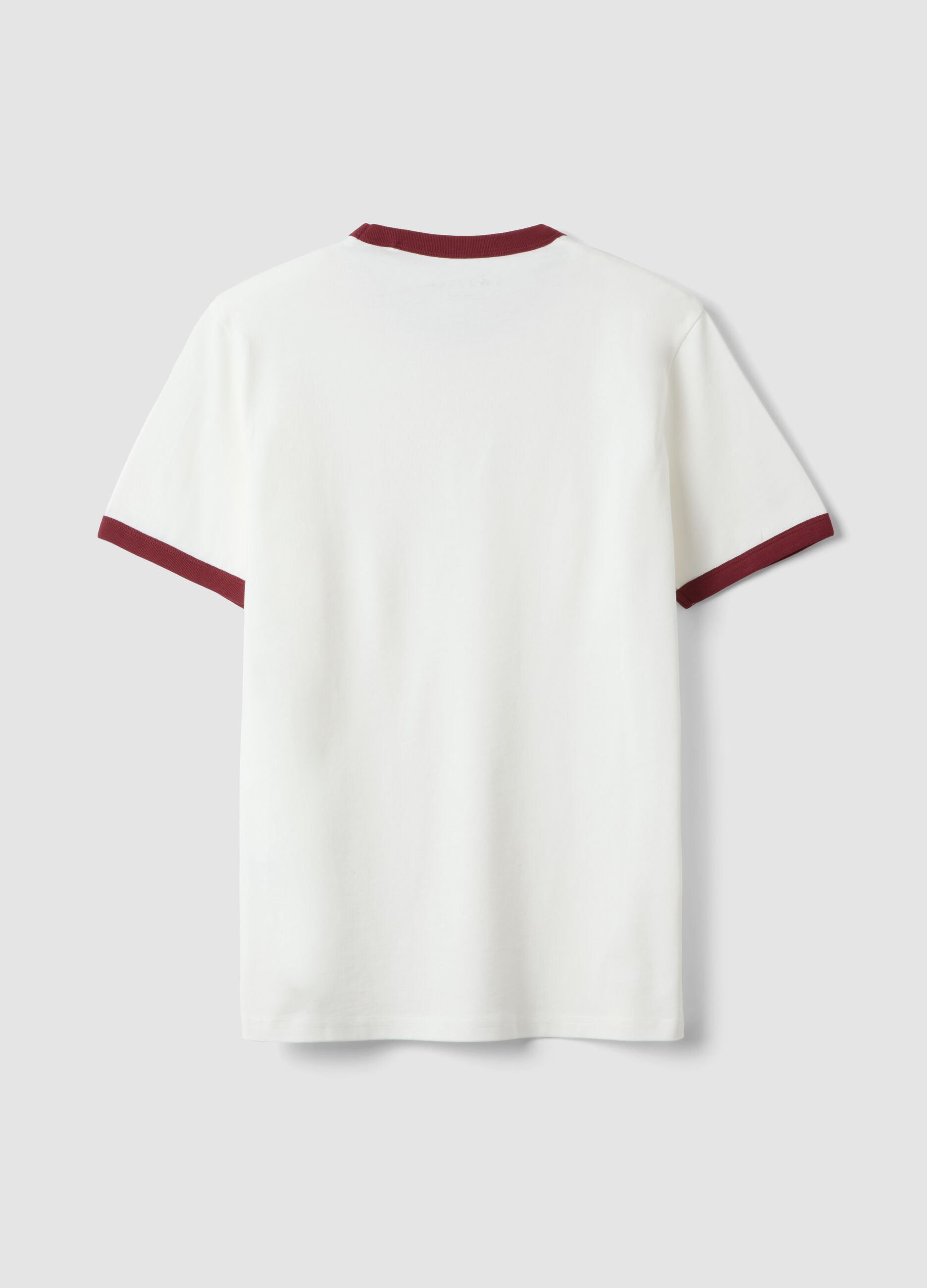 T-shirt branca fitted em algod&atilde;o puro com decote redondo
