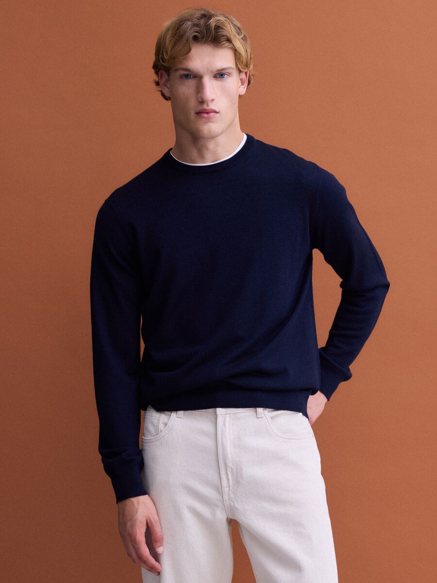 Navy blue crew-neck jumper in pure merino wool, regular fit_0