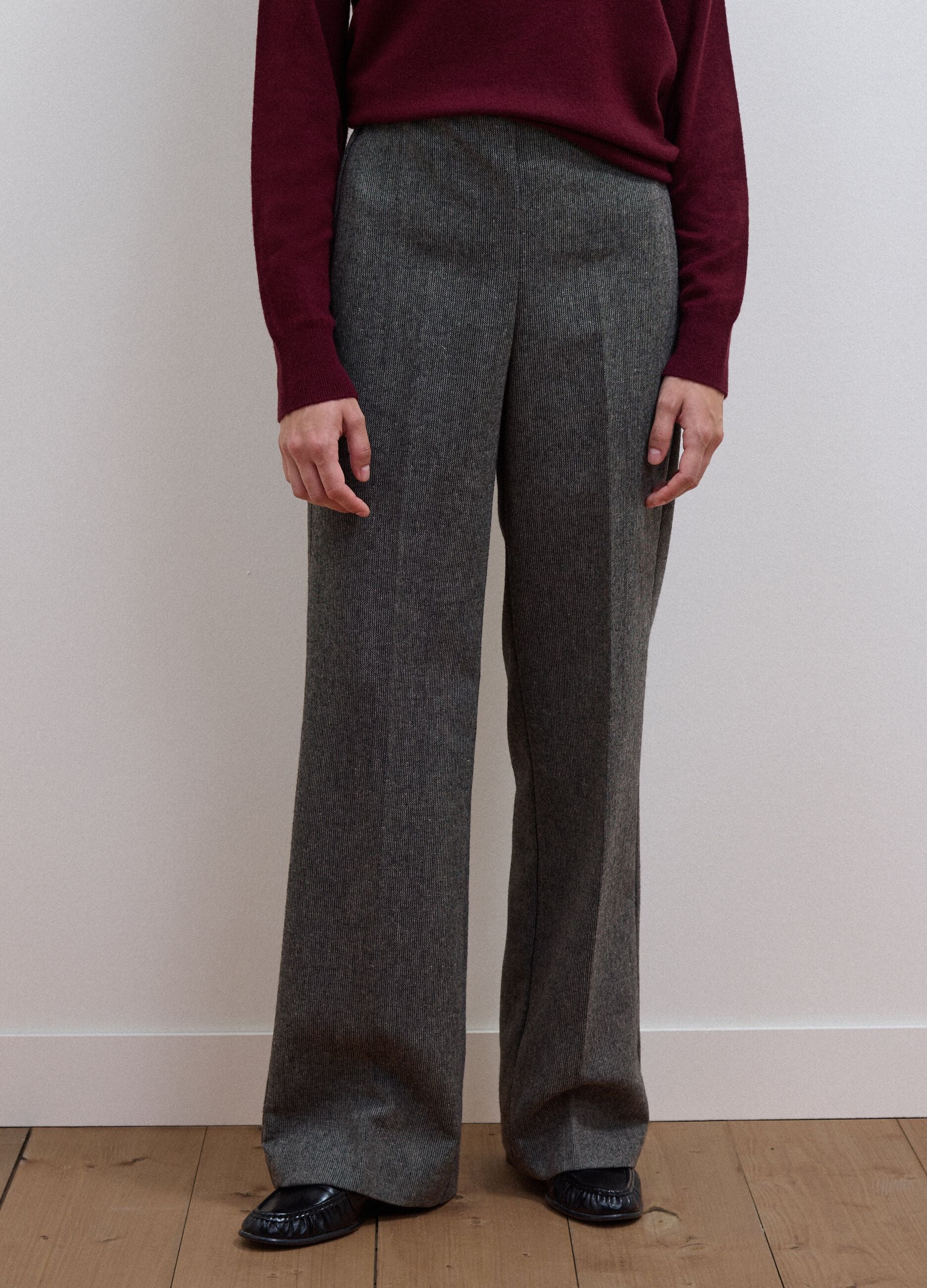 Pantaloni grigi in misto lana e viscosa flare fit