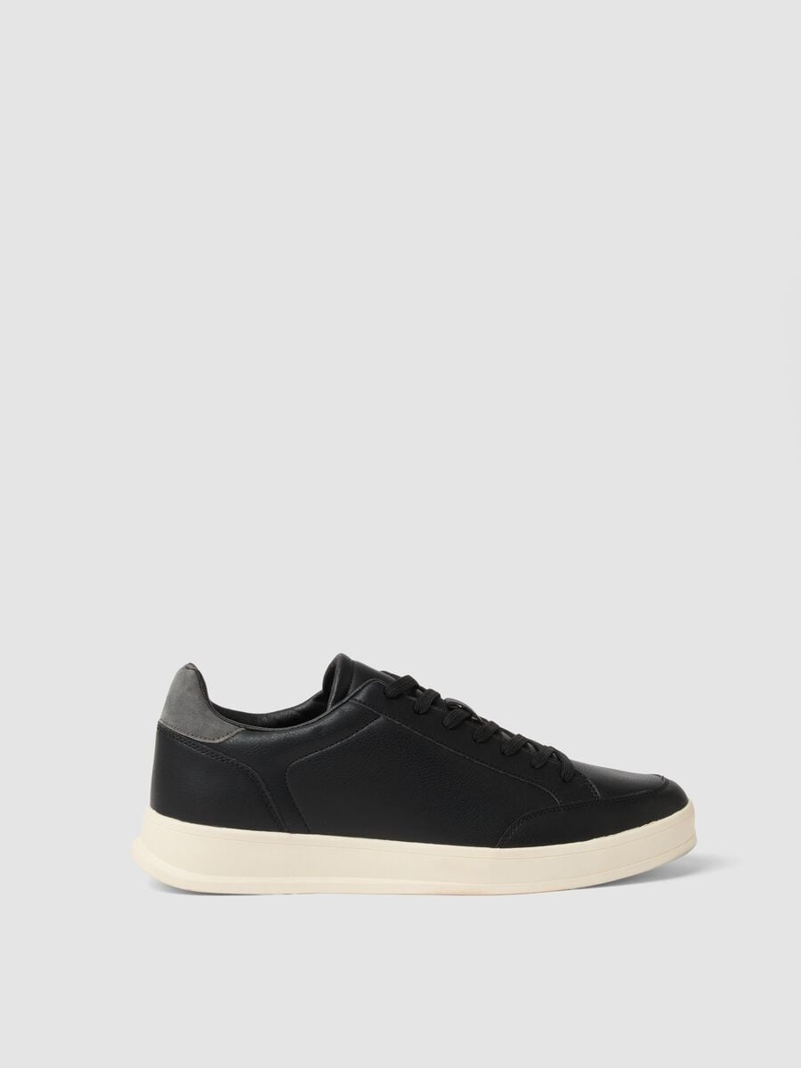 Black casual trainers with grey detail and contrast sole_0