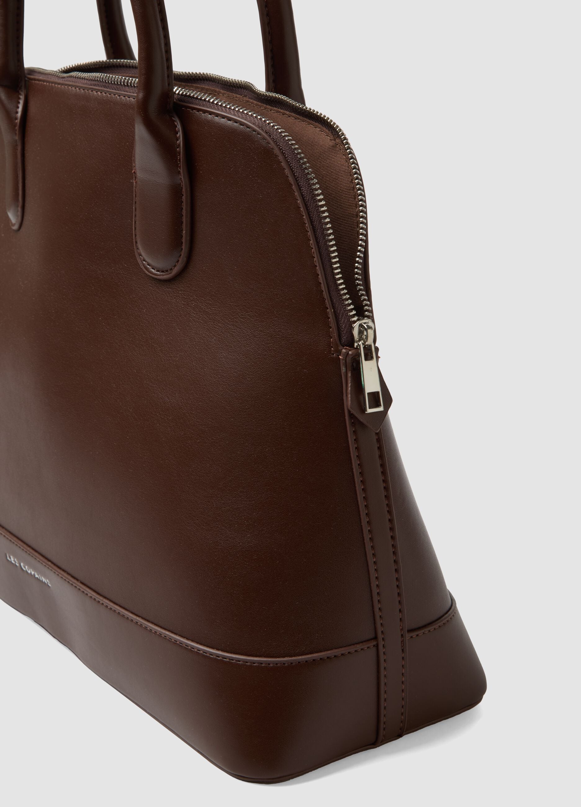 Brown handbag with zip closure