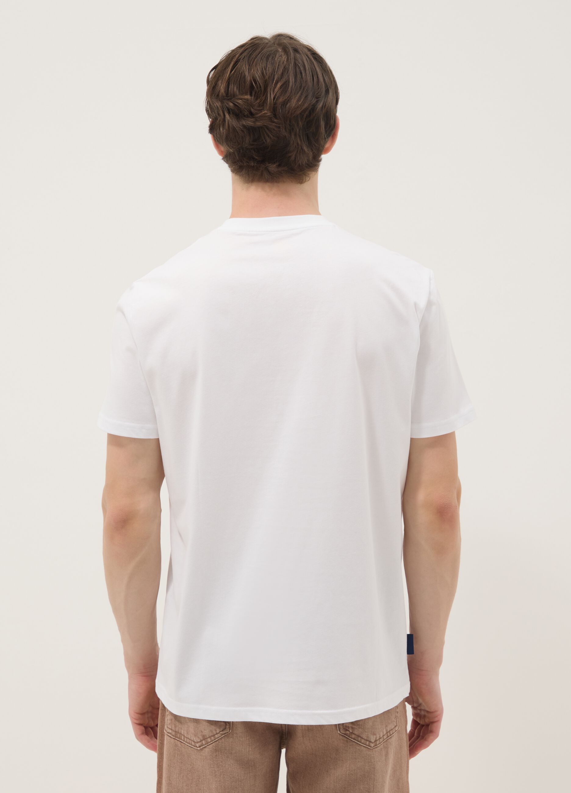 Wei&szlig;es Regular-Fit T-Shirt aus reiner Baumwolle mit kurzen &Auml;rmeln