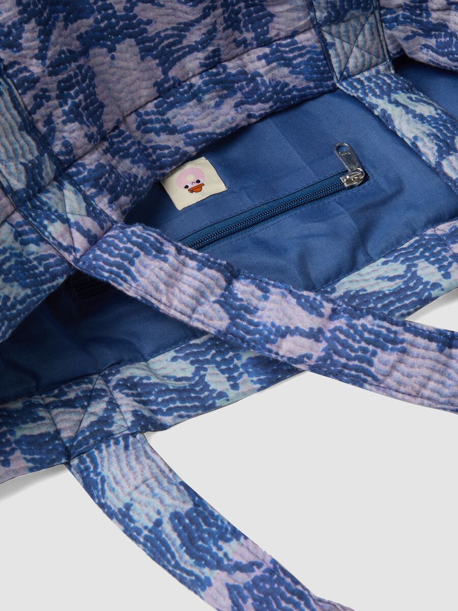 Blue quilted pure cotton beach bag with floral pattern_2