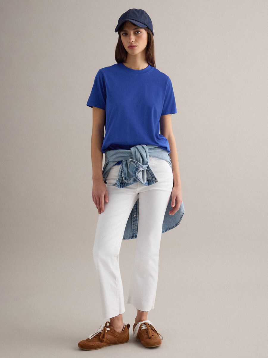 &Mu;&pi;&lambda;&epsilon; &beta;&alpha;&mu;&beta;&alpha;&kappa;&epsilon;&rho;ό T-shirt &mu;&epsilon; &sigma;&tau;&rho;&omicron;&gamma;&gamma;&upsilon;&lambda;ή &lambda;&alpha;&iota;&mu;ό&kappa;&omicron;&psi;&eta; regular fit_2