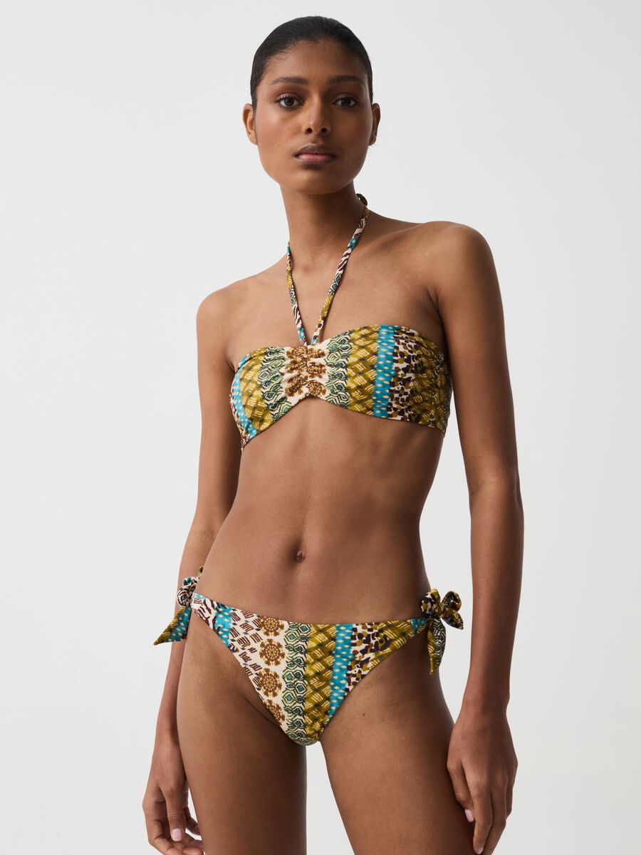 Braguita bikini con estampado étnico_0