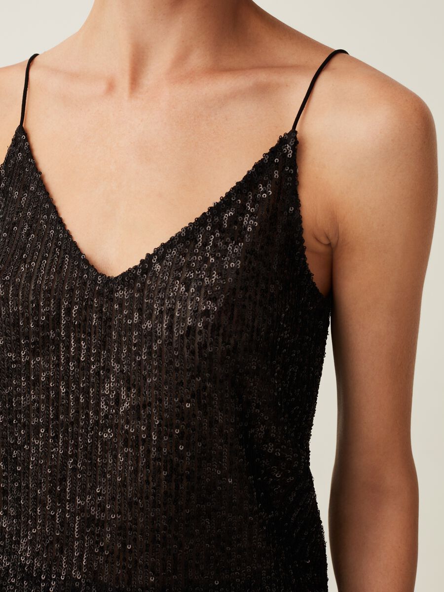 Tank top with sequins and V neck_3