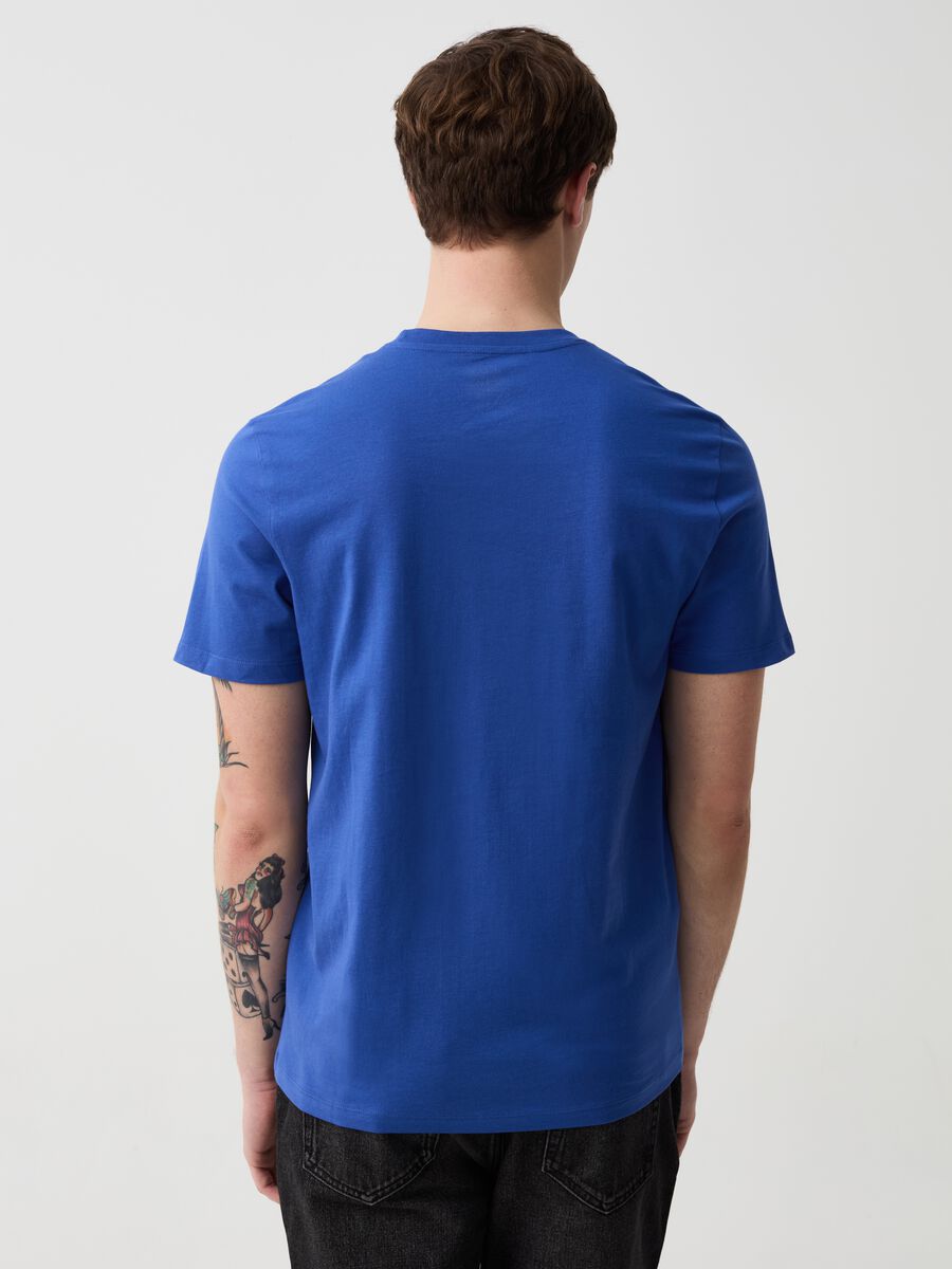 Camiseta de algodón orgánico con cuello de pico_2
