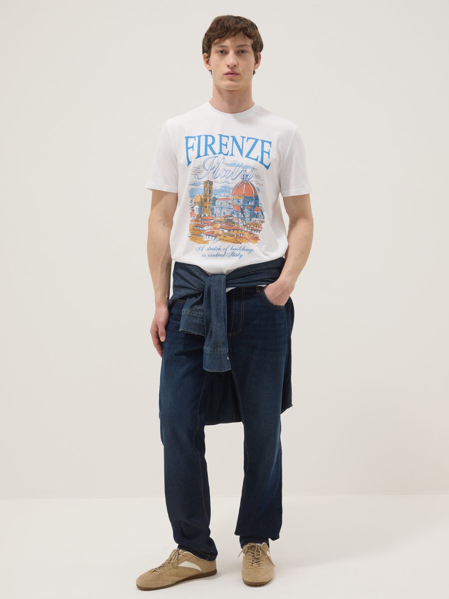Wei&szlig;es T-Shirt aus reiner Baumwolle mit Frontprint, Regular Fit_1