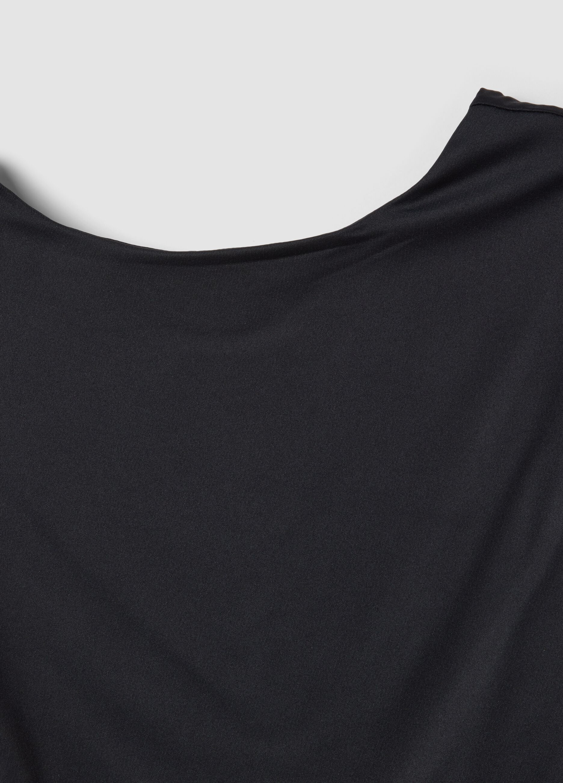 Schwarzes Top aus Stretchmaterial