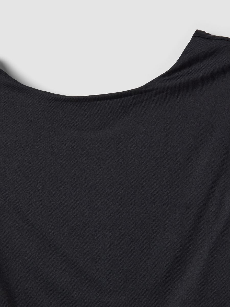 Schwarzes Top aus Stretchmaterial_1
