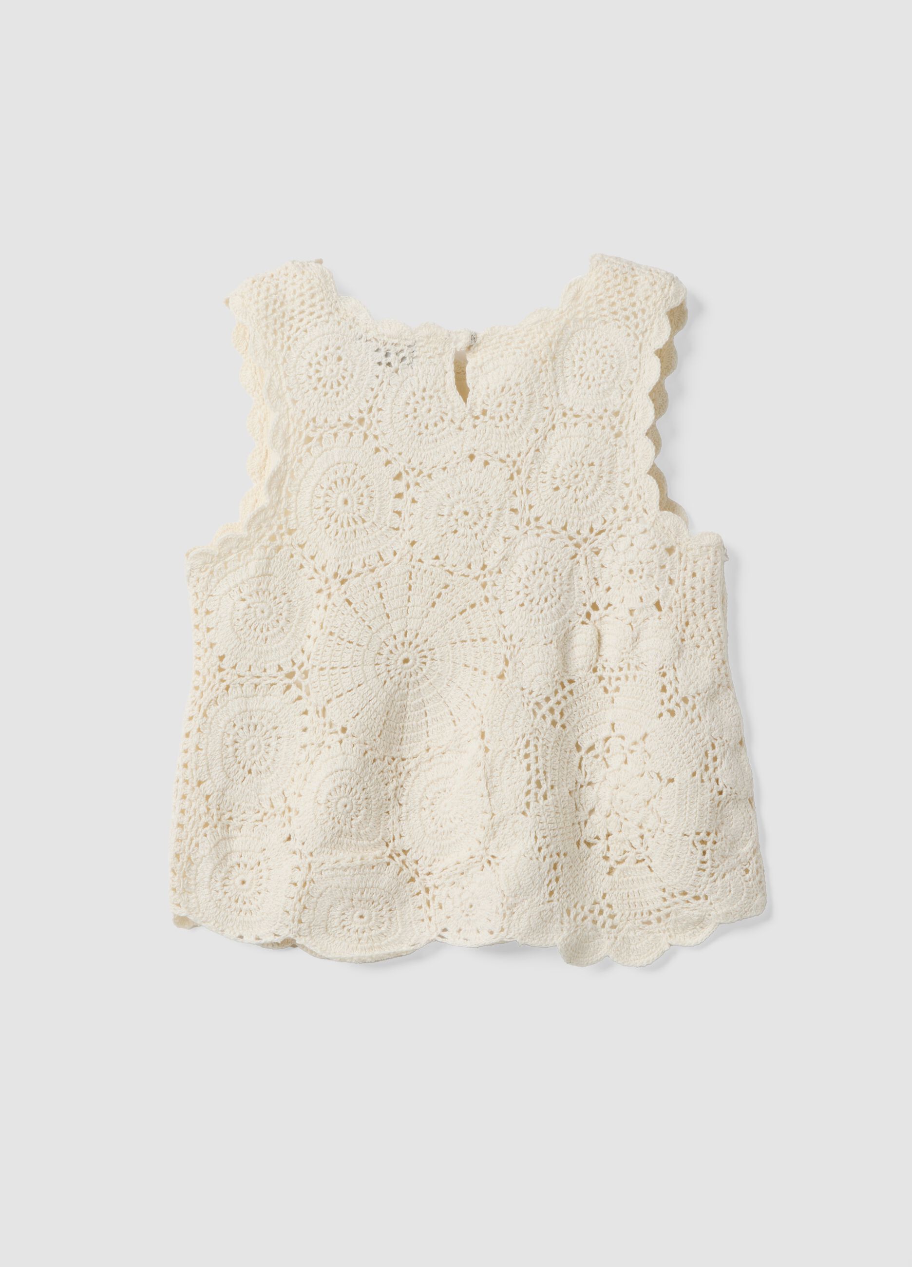 Girls&rsquo; white pure cotton tank top with floral open-knit pattern