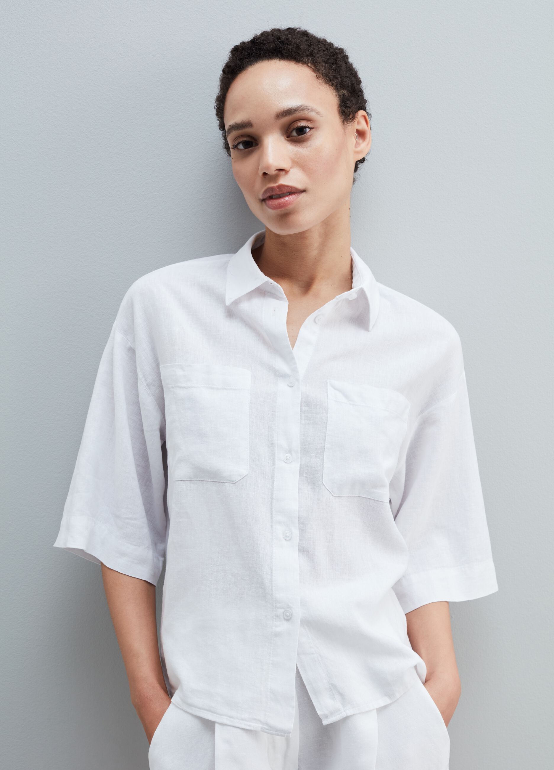 Linen and viscose shirt with pockets