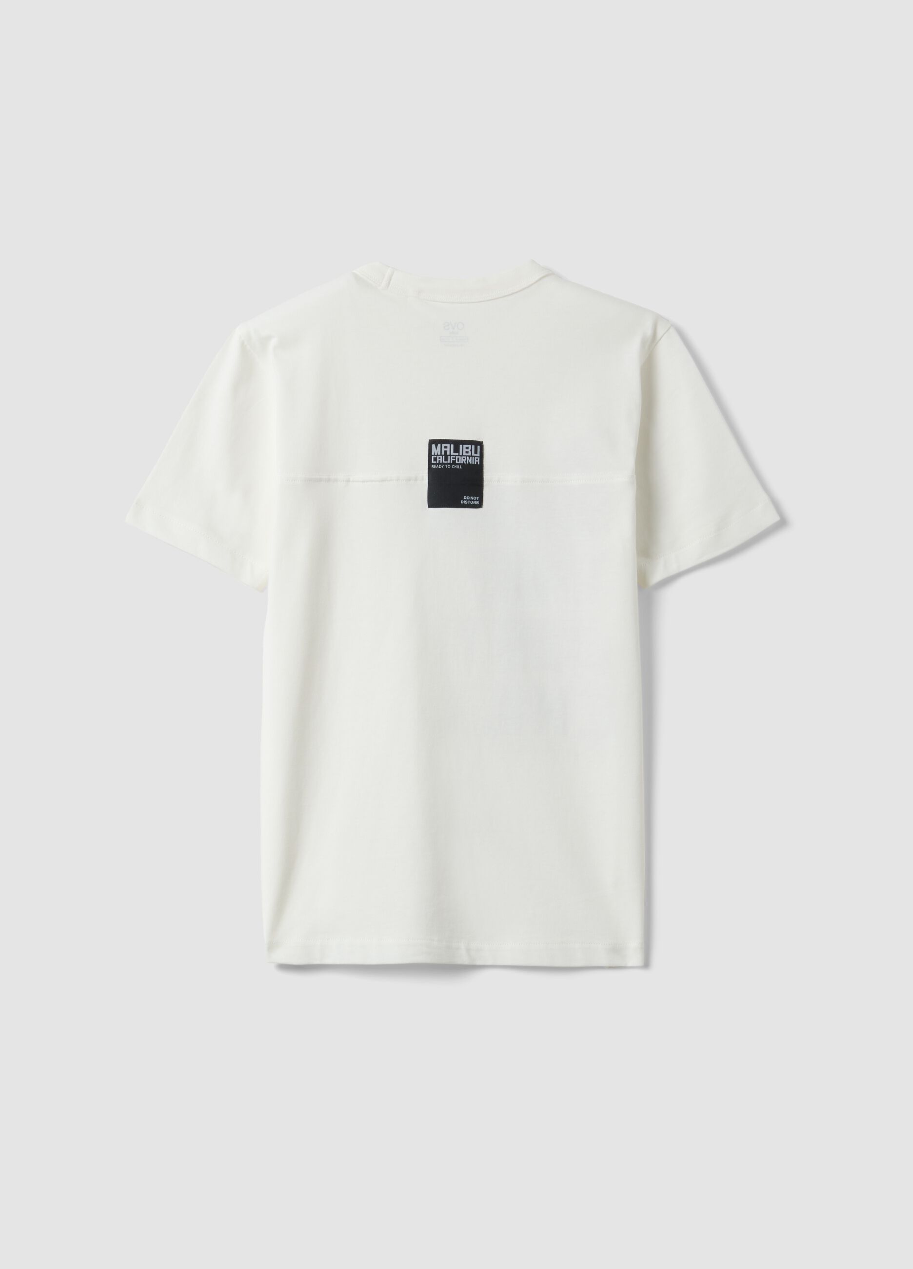 Boys' regular fit pure cotton white T-shirt with writing