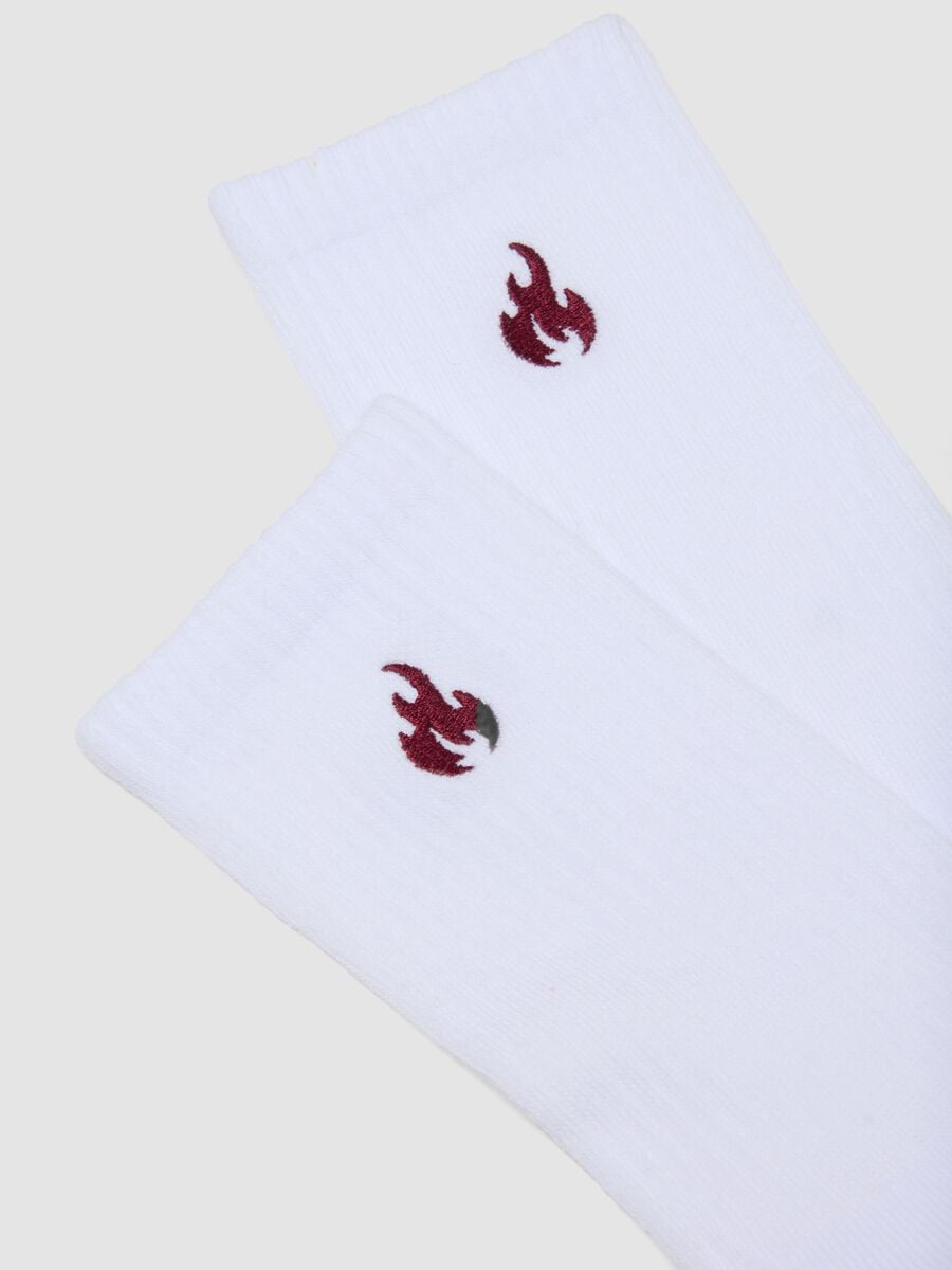 Chaussettes de sport blanches en coton stretch avec logo brod&eacute;_1