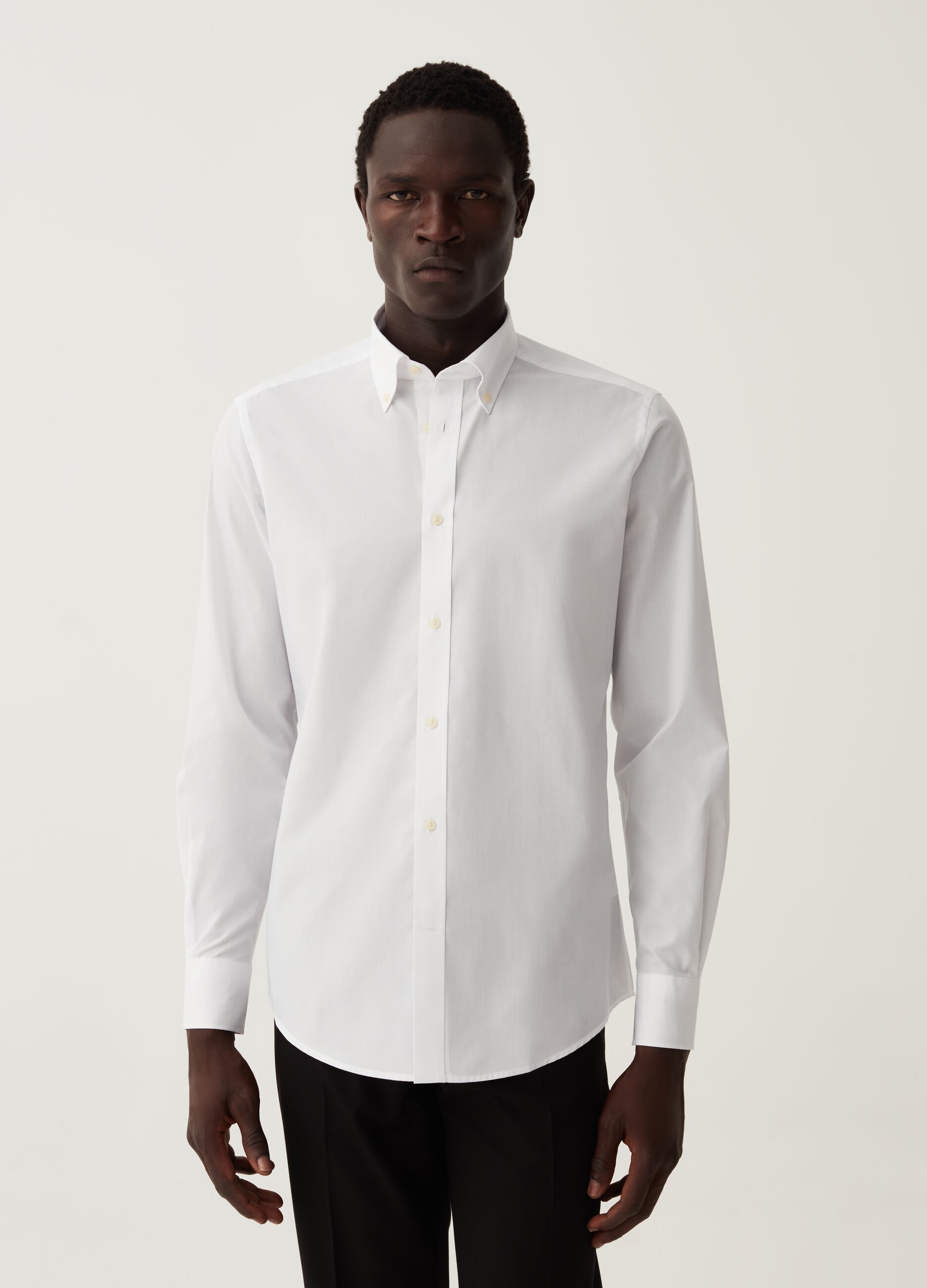 Slim-fit shirt with button-down collar_0