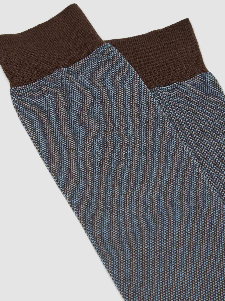 Men&rsquo;s brown long socks in stretch cotton_1