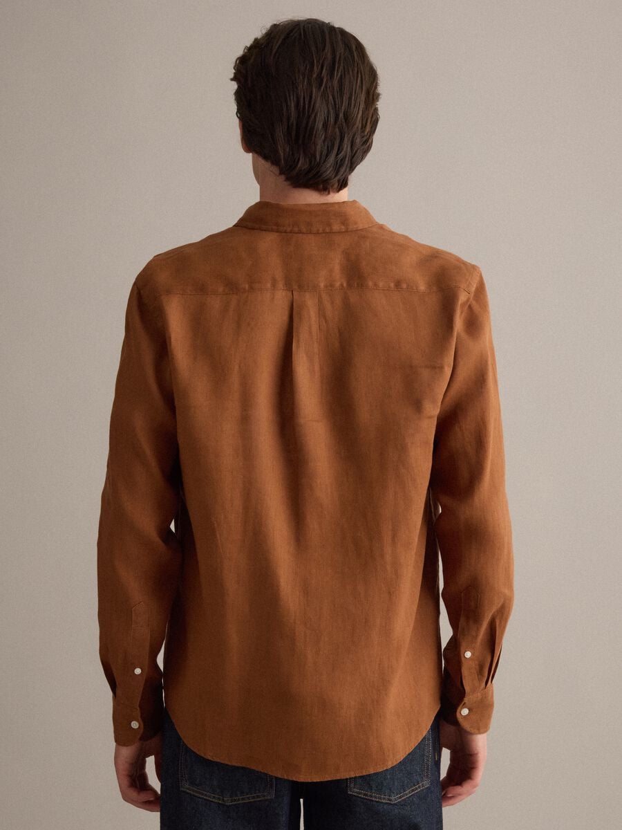 Braunes Hemd aus reinem Leinen mit Button-down-Kragen, Regular Fit_3