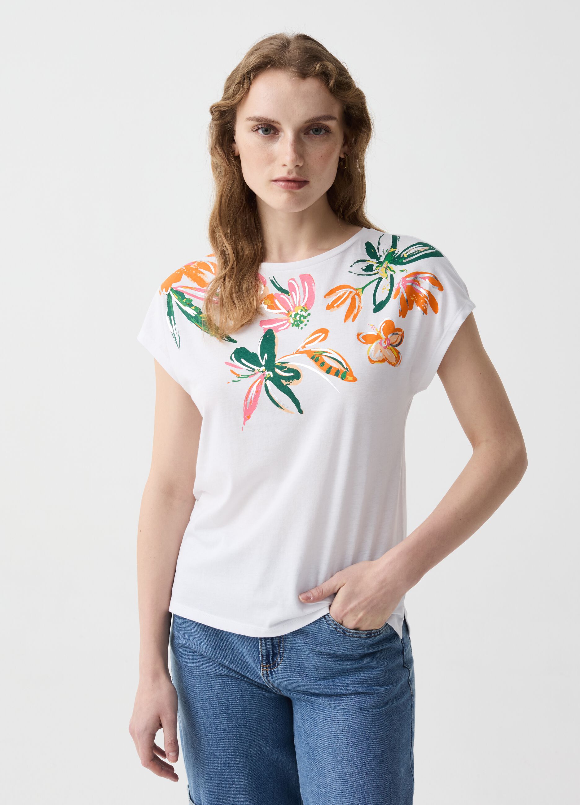 T-shirt with floral print and foil details