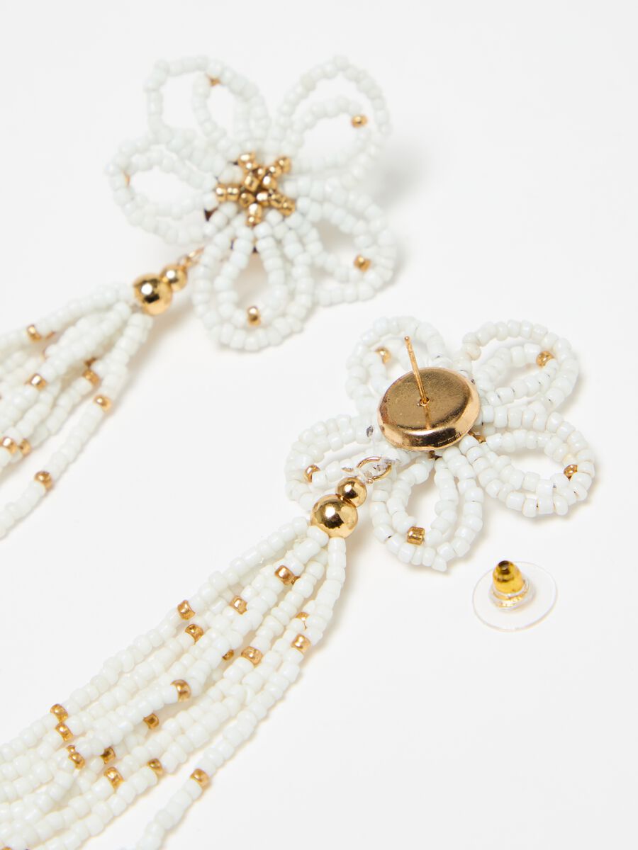 Flower pendant earrings with fringing_2